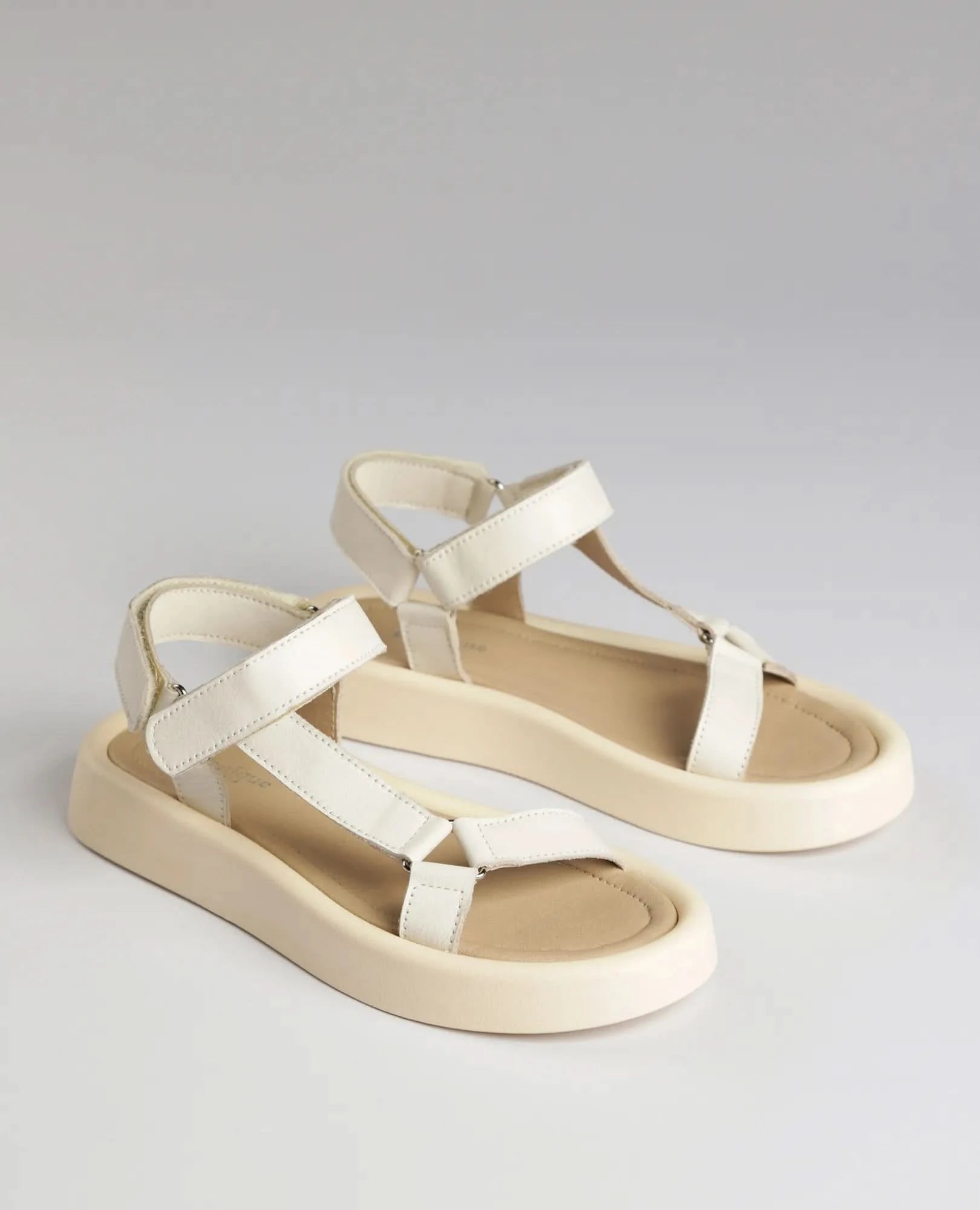 סנדלי פלטפומה - תיאה - B Unique