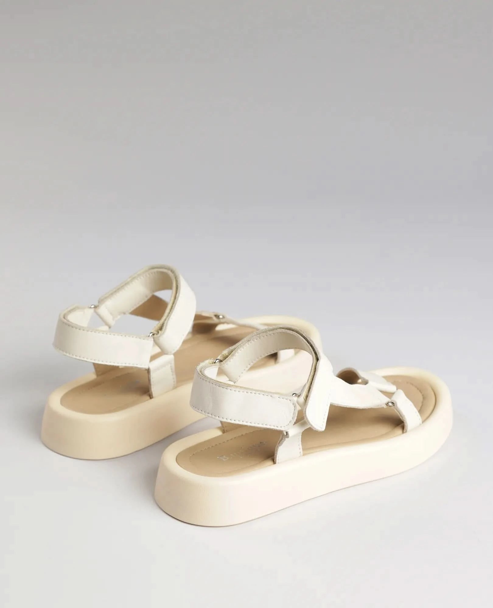 סנדלי פלטפומה - תיאה - B Unique