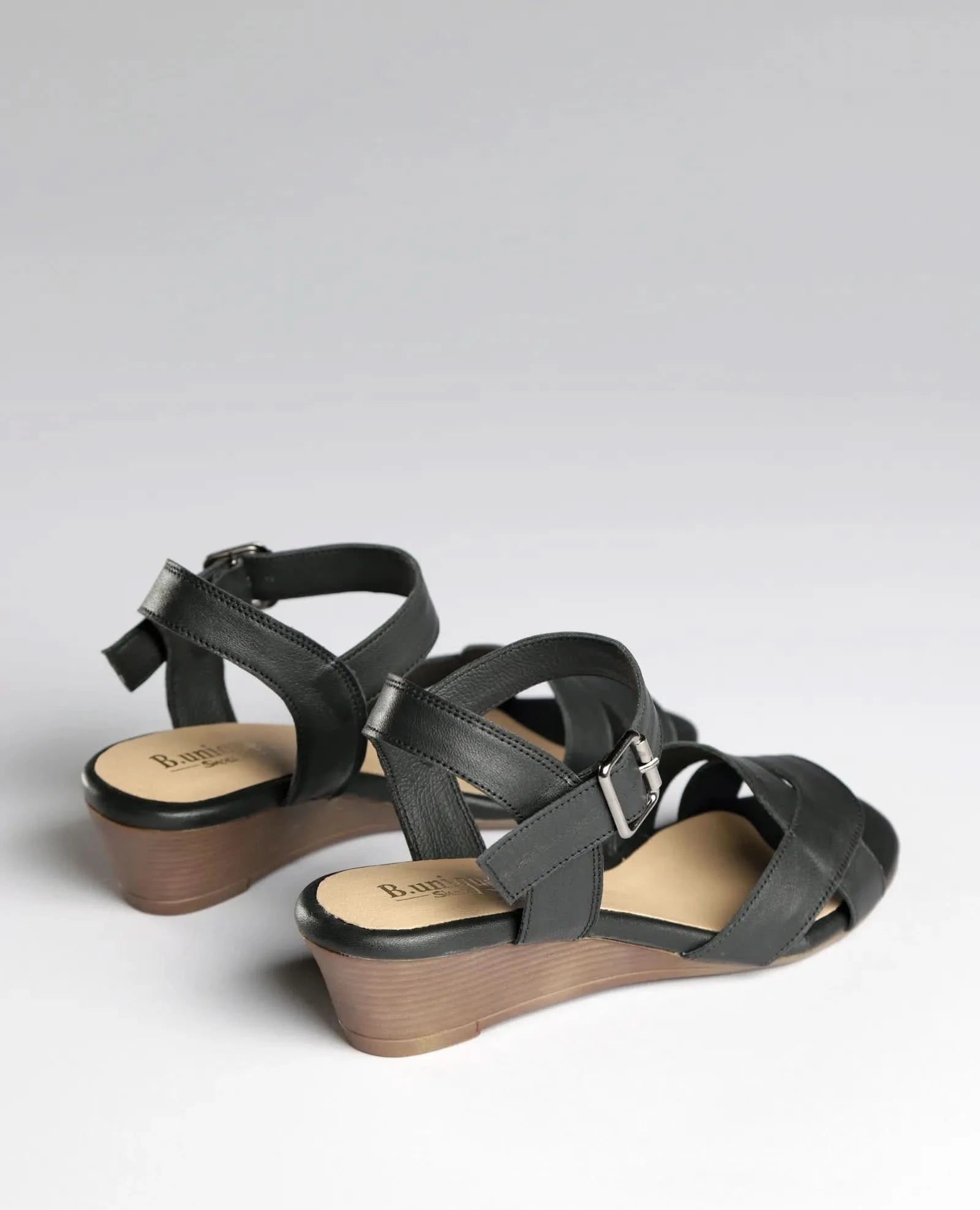 סנדלי רצועות - הילארי - B Unique