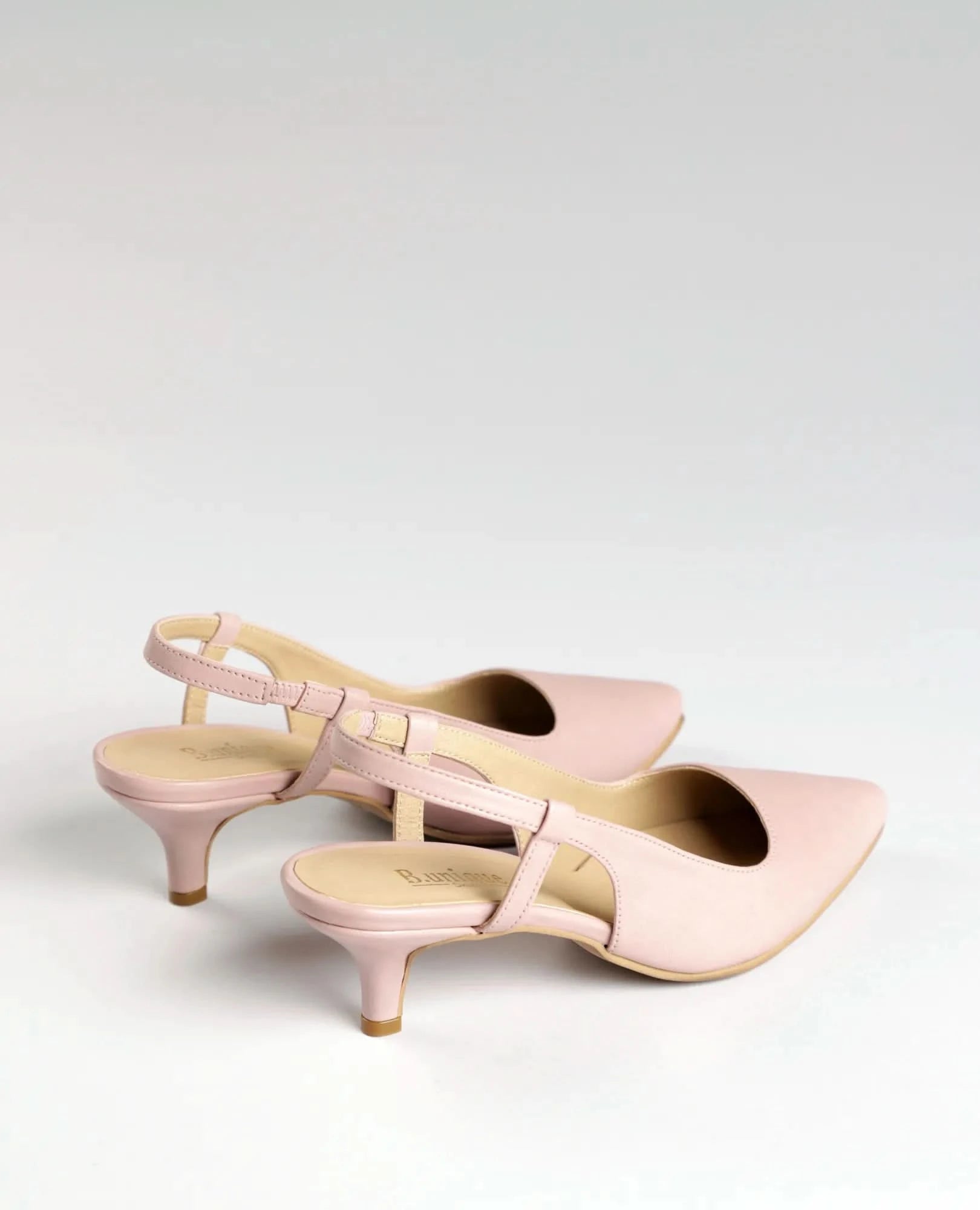 נעלי עקב קלאסיות - לוטם - B Unique