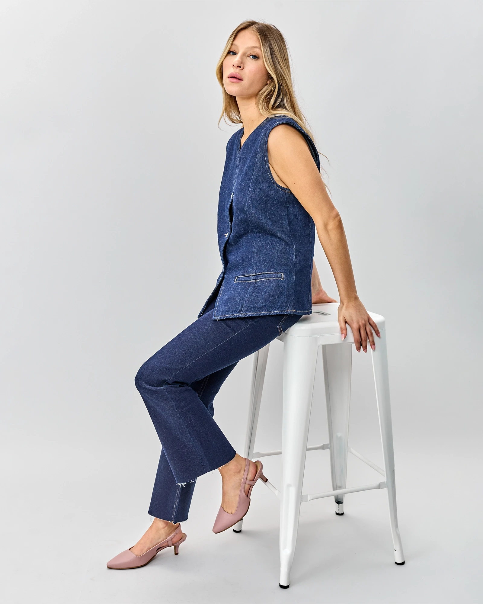 נעלי עקב קלאסיות - לוטם - B Unique