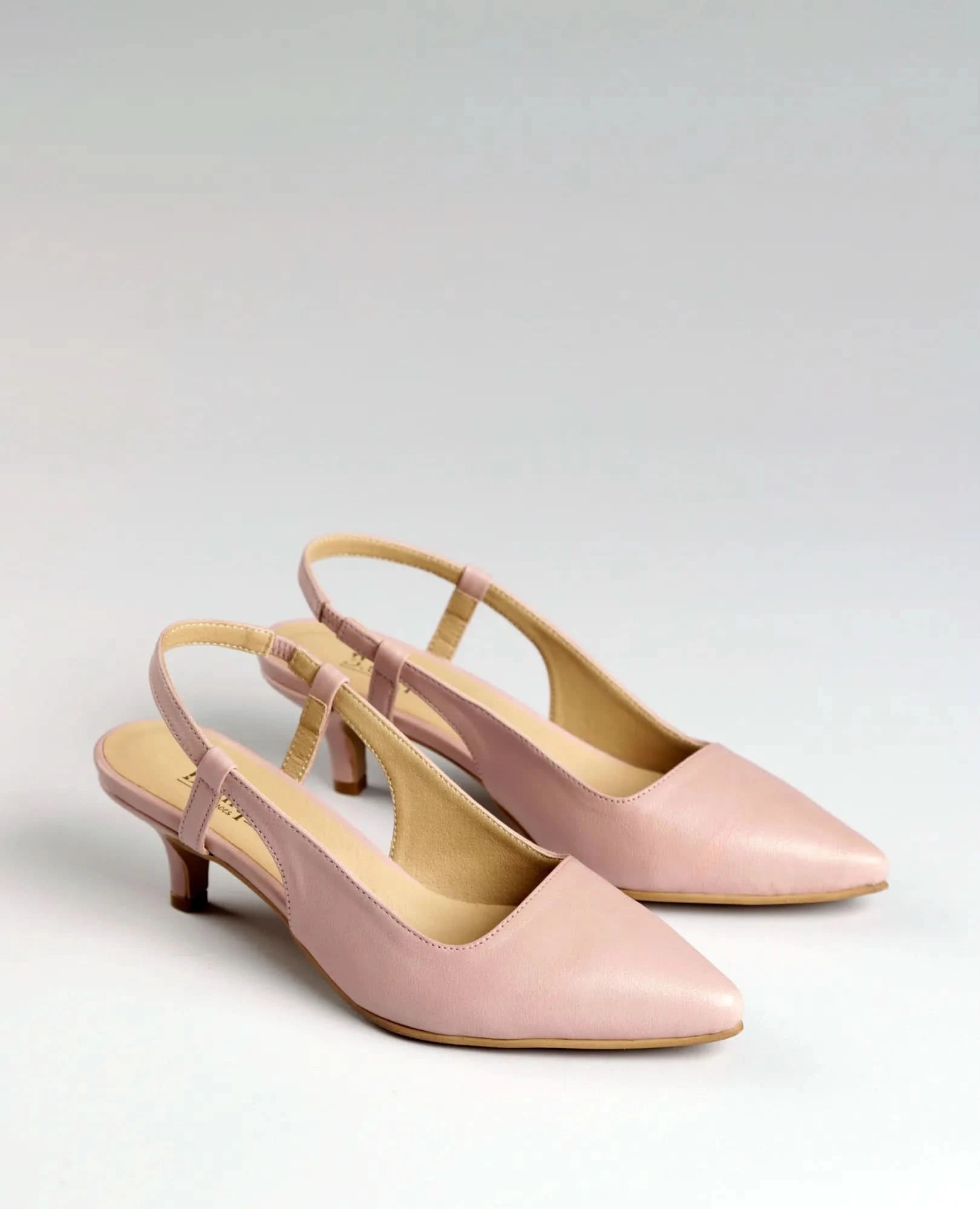 נעלי עקב קלאסיות - לוטם - B Unique