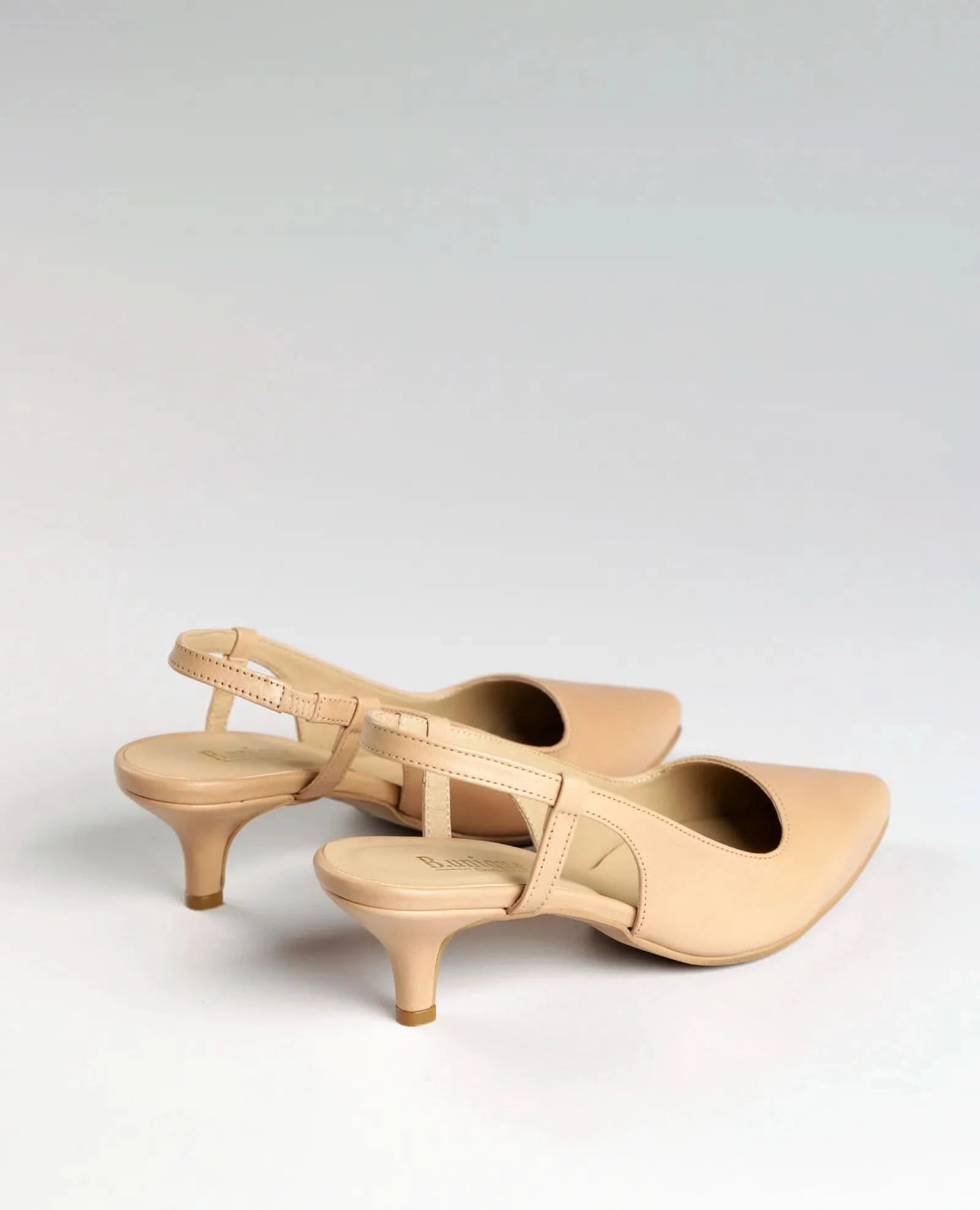 נעלי עקב קלאסיות - לוטם - B Unique