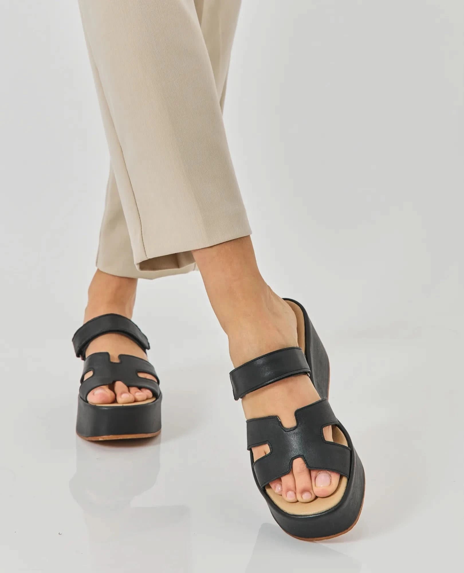 כפכפי פלטפורמה - דלפינה - B Unique - כפכפים