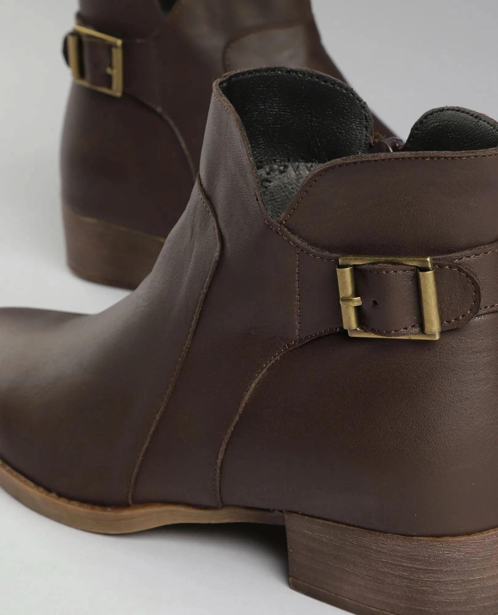 מגפונים עם אבזם- אוריה - B Unique - מגפונים