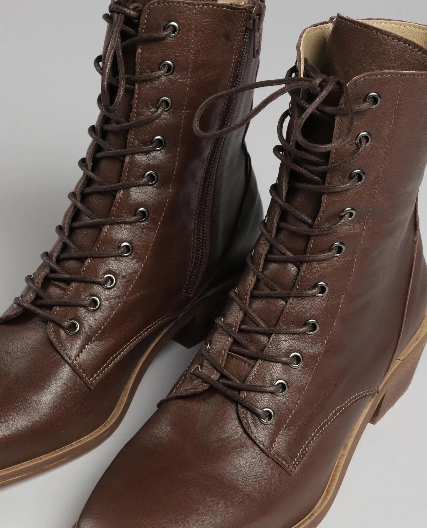 מגפונים עם שרוכים- שיר - B Unique - מגפונים