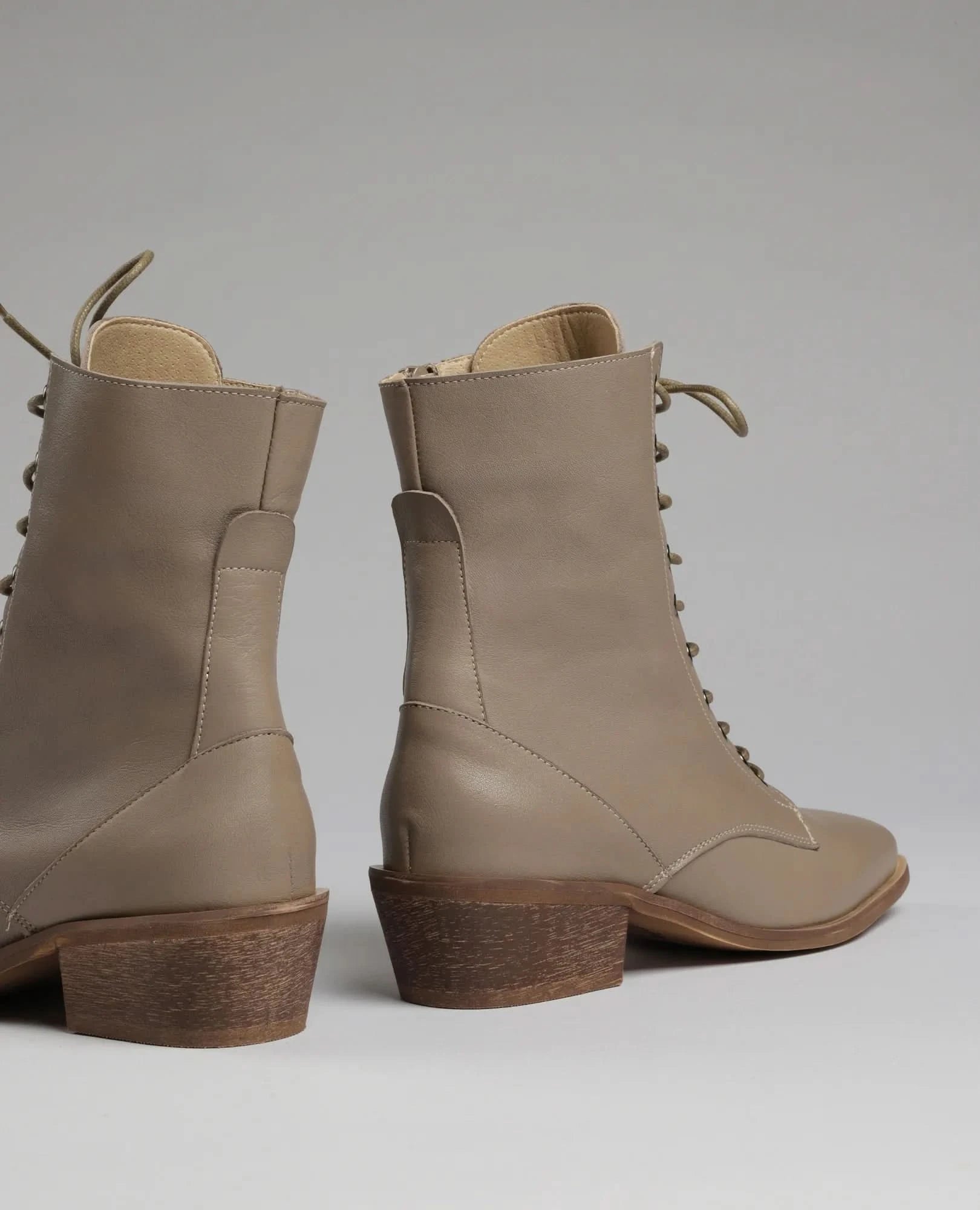 מגפונים עם שרוכים- שיר - B Unique - מגפונים