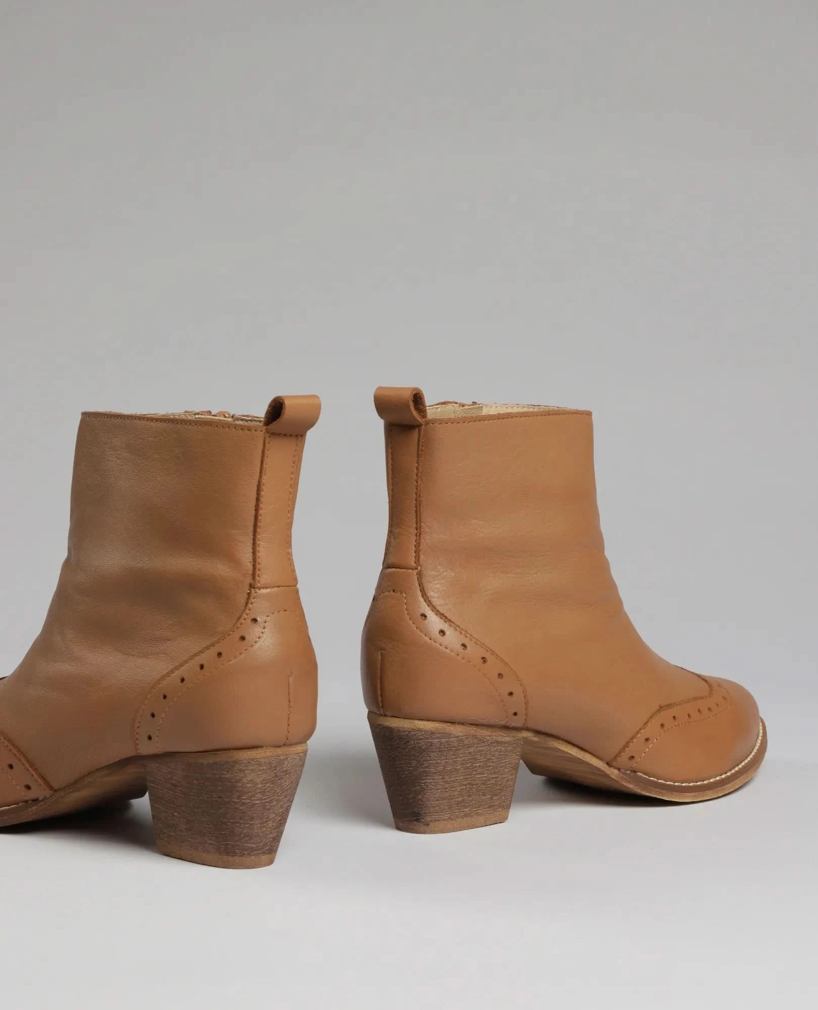 מגפוני עקב - קארין - B Unique - מגפונים