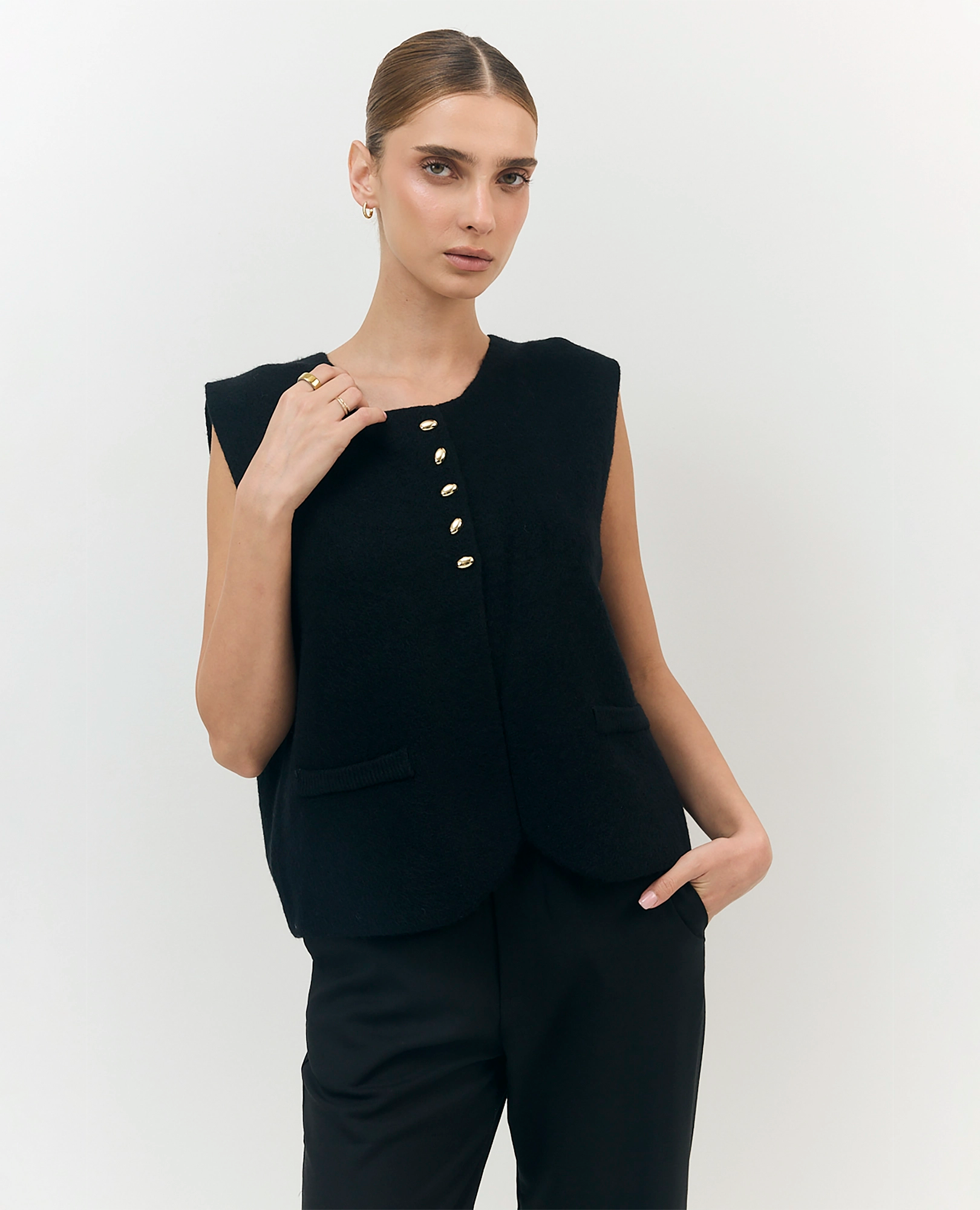 ווסט סריג מחוייט - B Unique - ווסטים