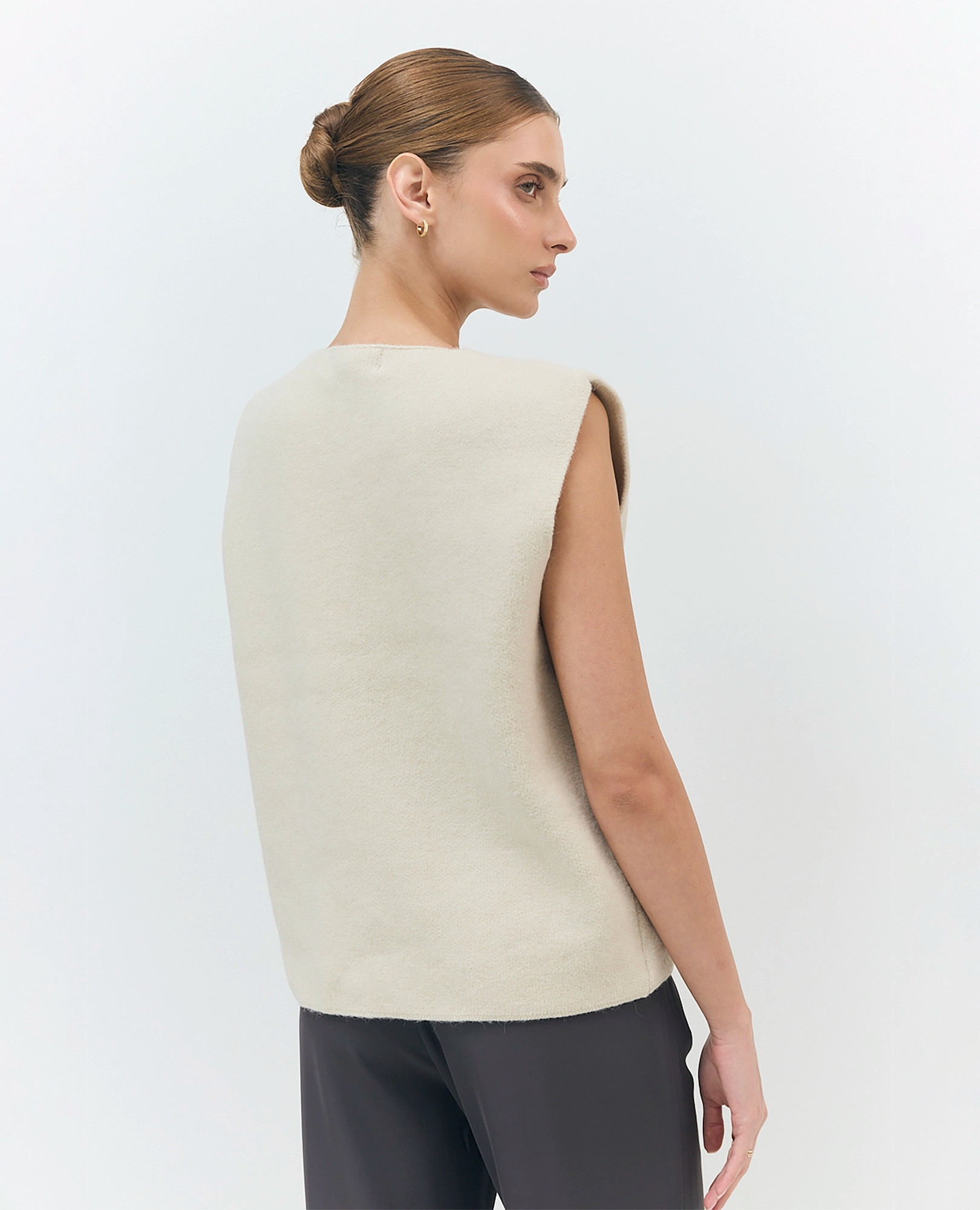 ווסט סריג מחוייט - B Unique - ווסטים