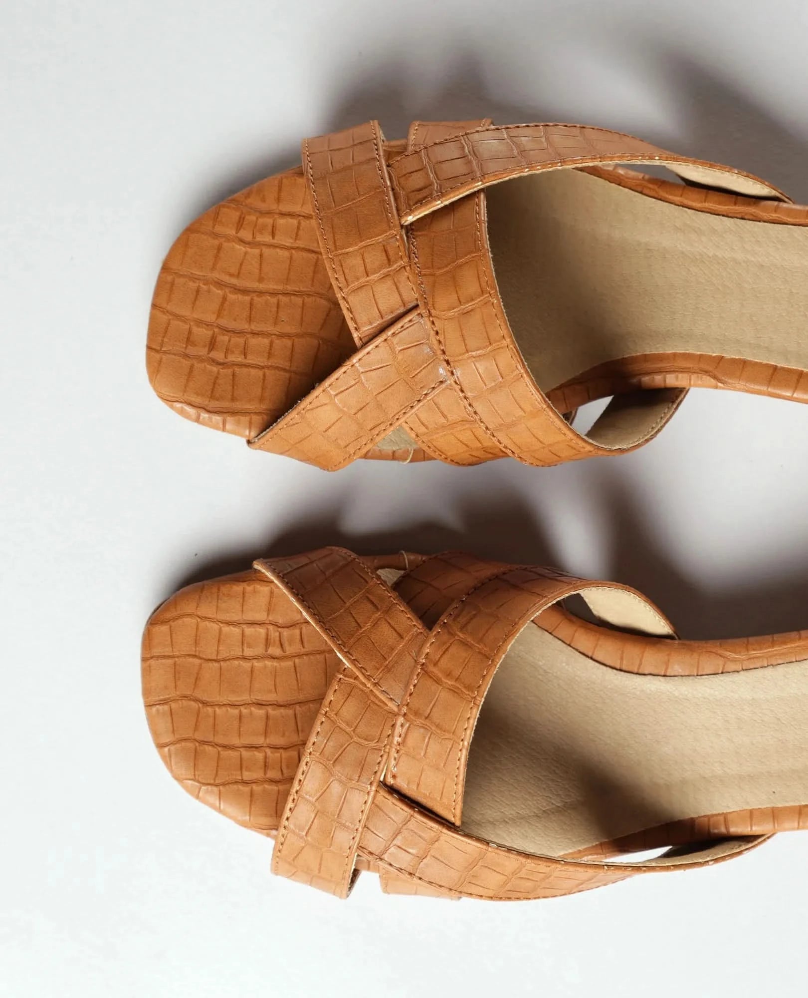 כפכפי רצועות - קווין - B Unique