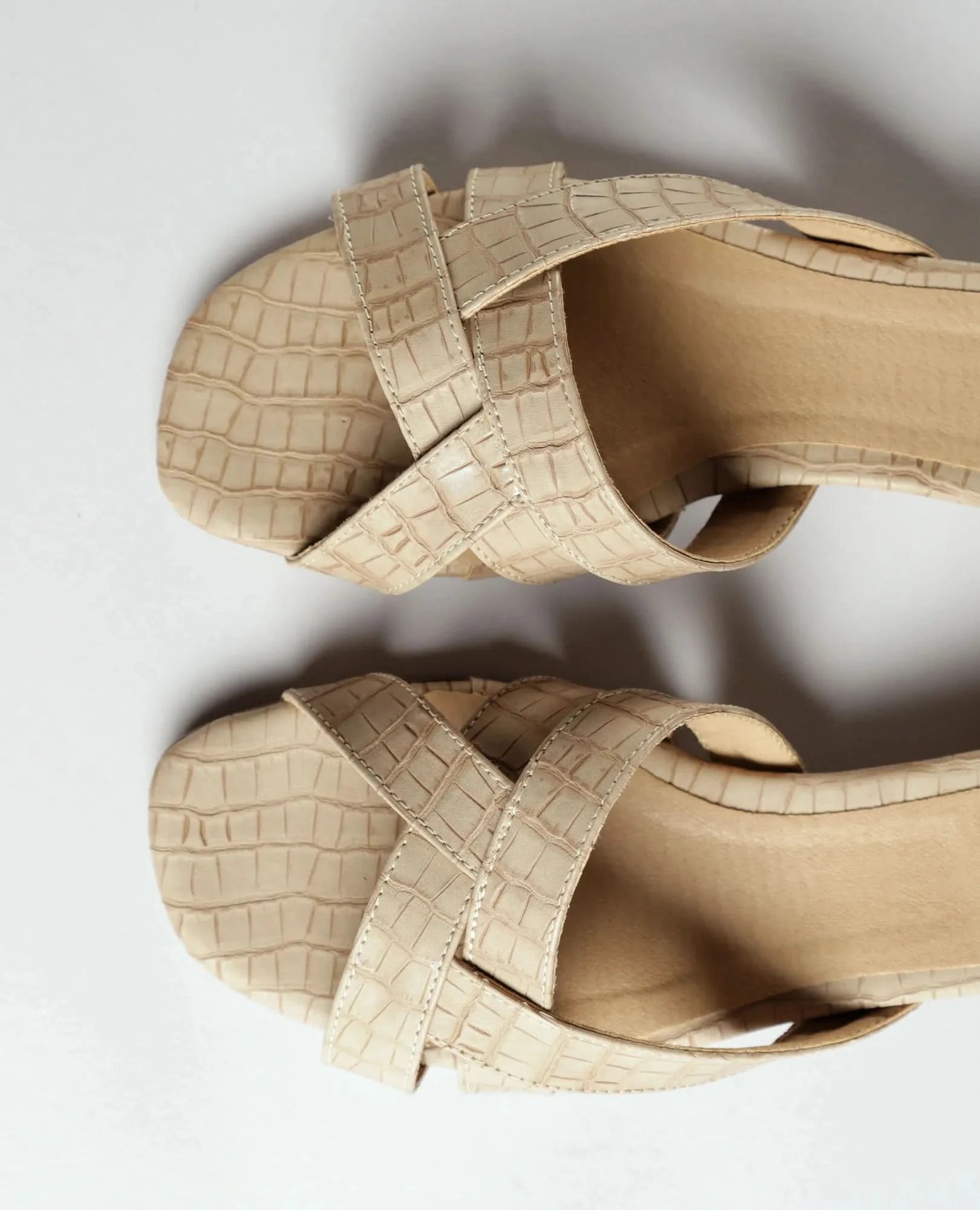 כפכפי רצועות - קווין - B Unique