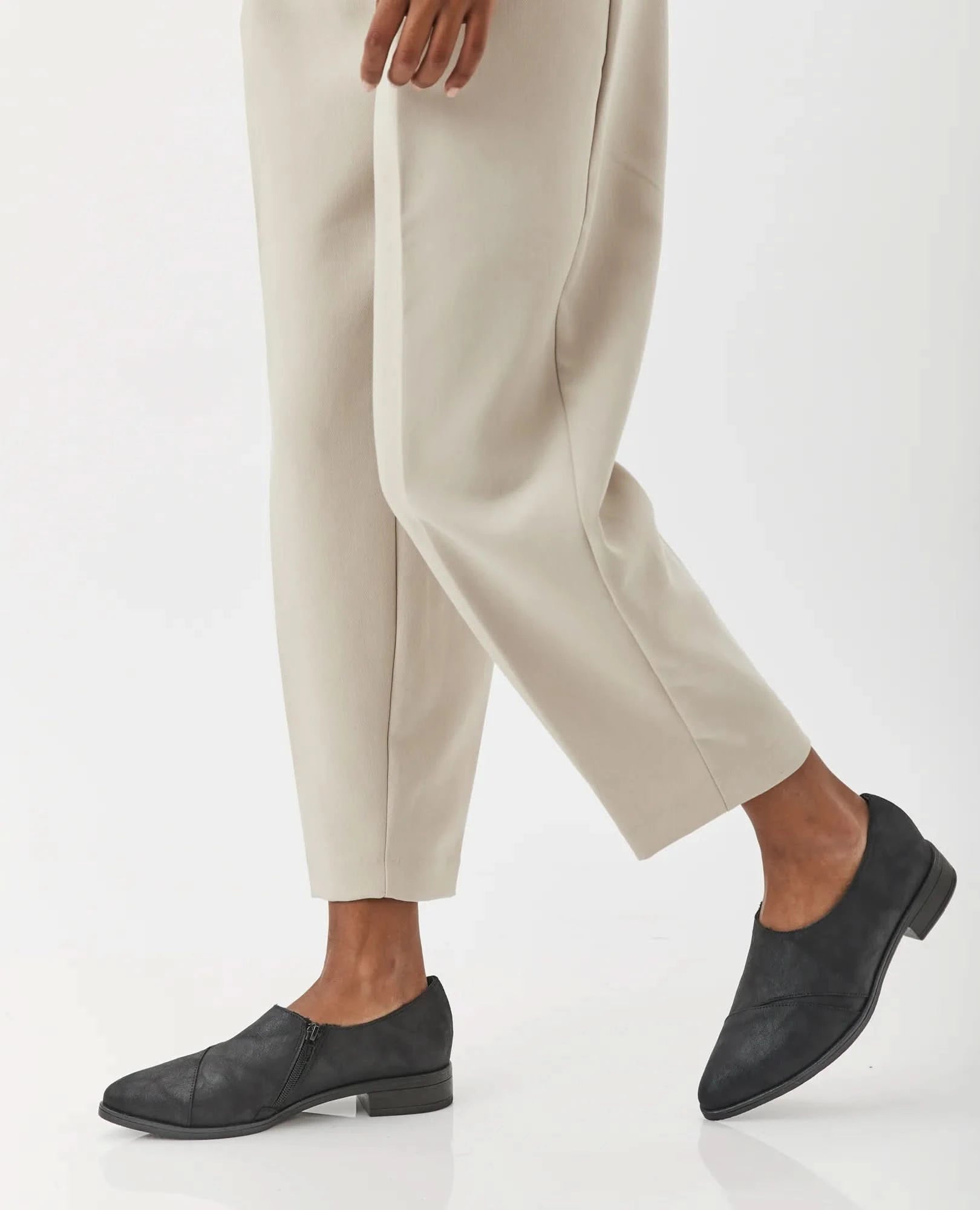 נעלי לאופר- אור - B Unique