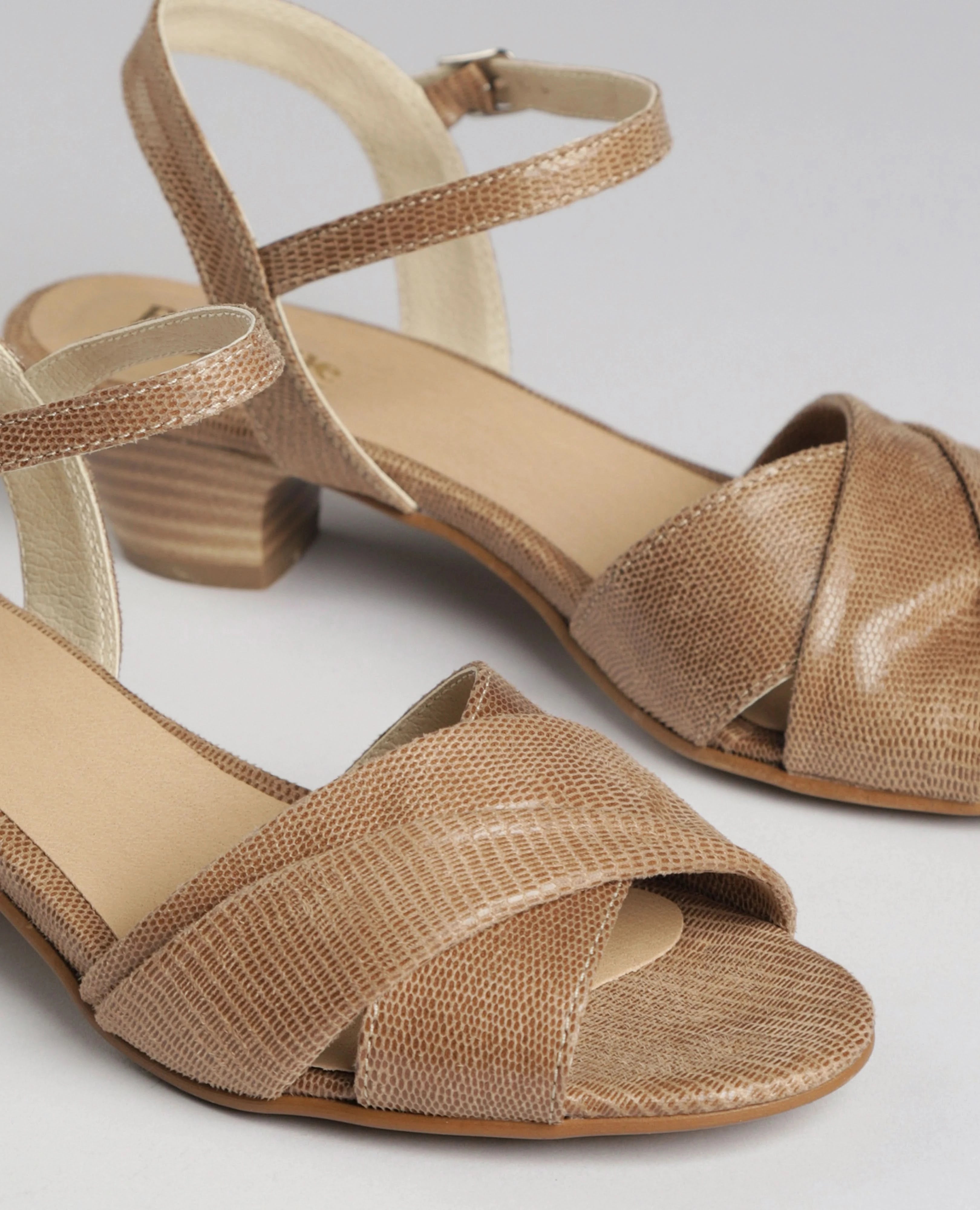 סנדלי עקב - ברידג'ט - B Unique