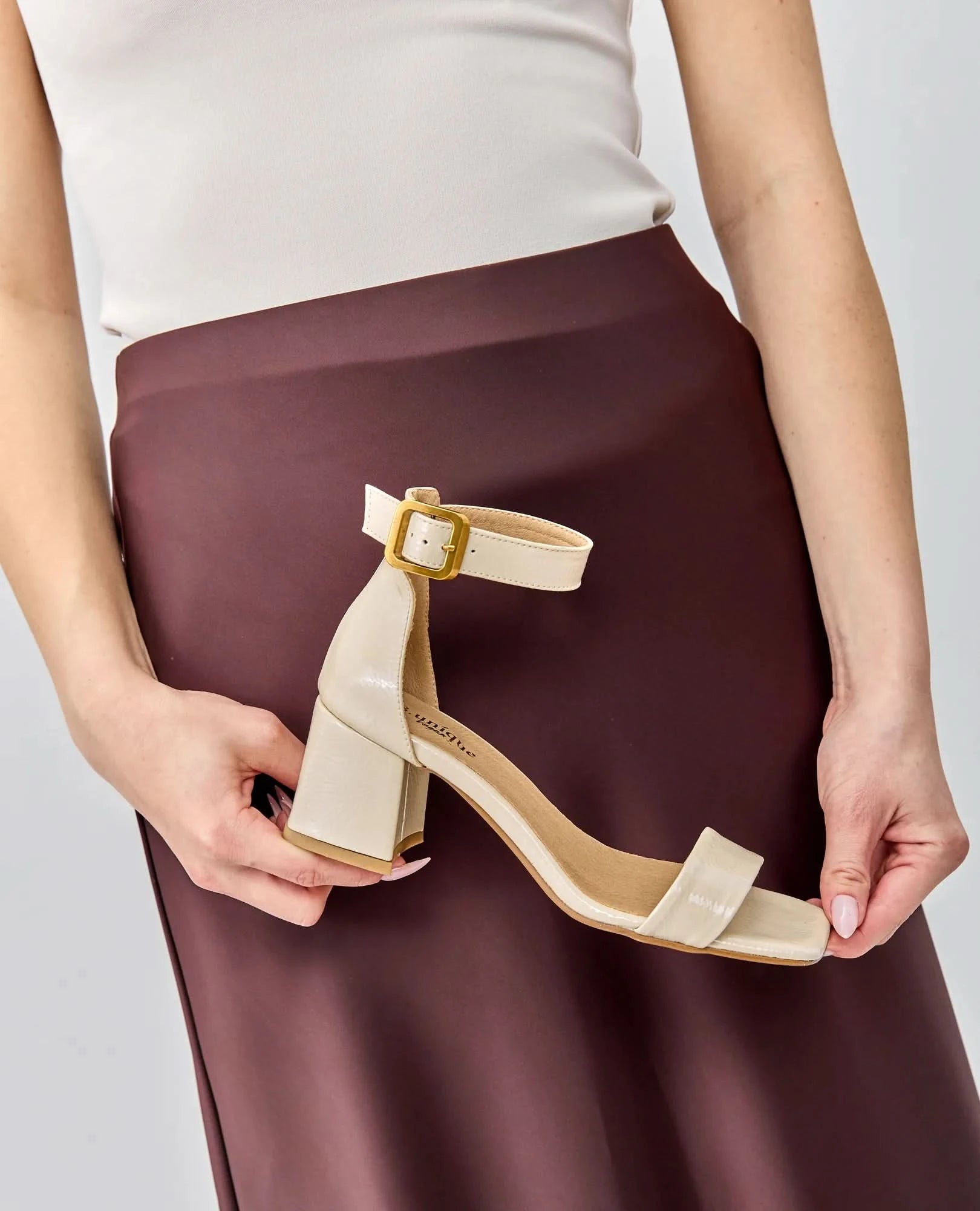 סנדלי עקב - פטרישה - B Unique