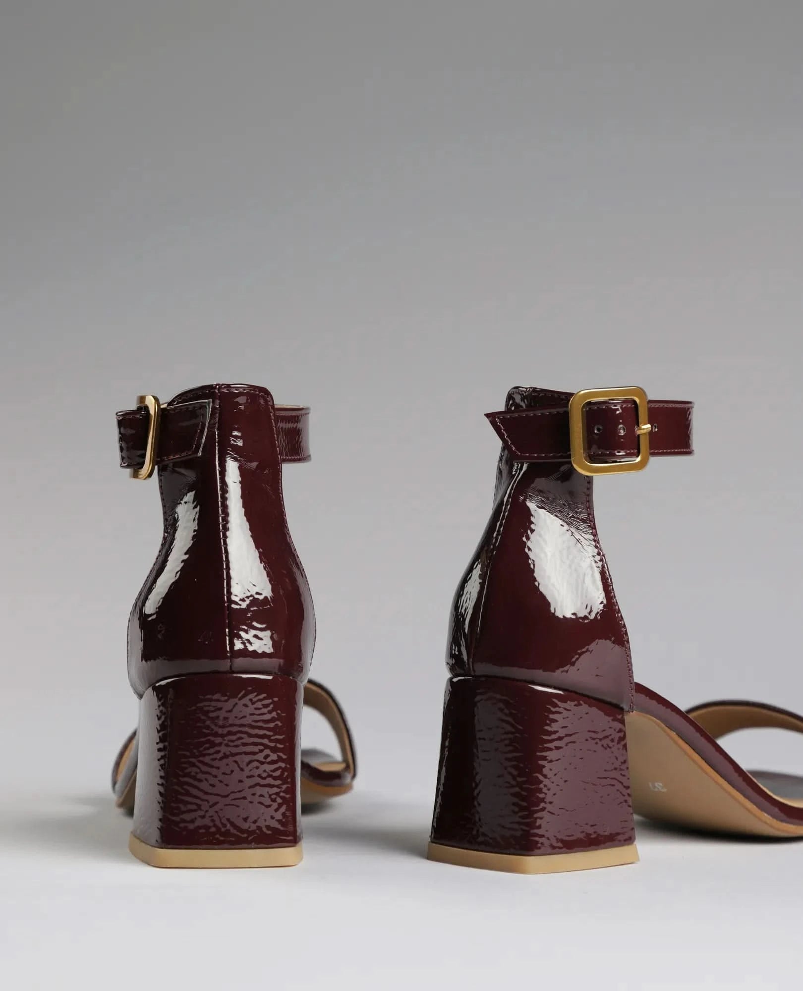 סנדלי עקב - פטרישה - B Unique