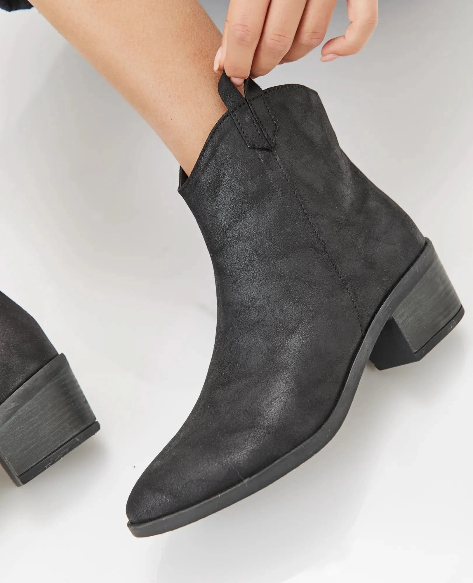 מגפוני בוקרים- עדי - B Unique