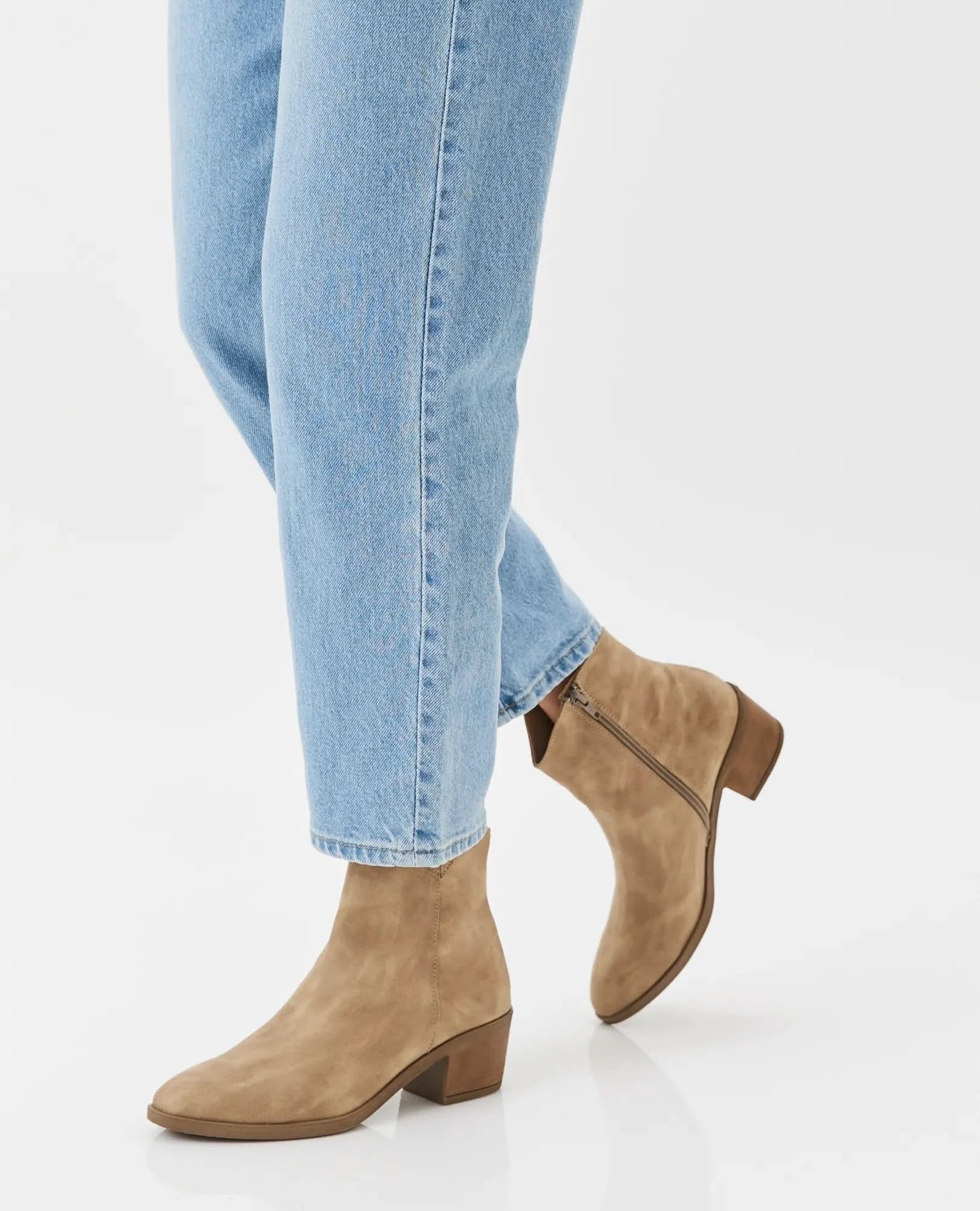 מגפוני בוקרים- עדי - B Unique