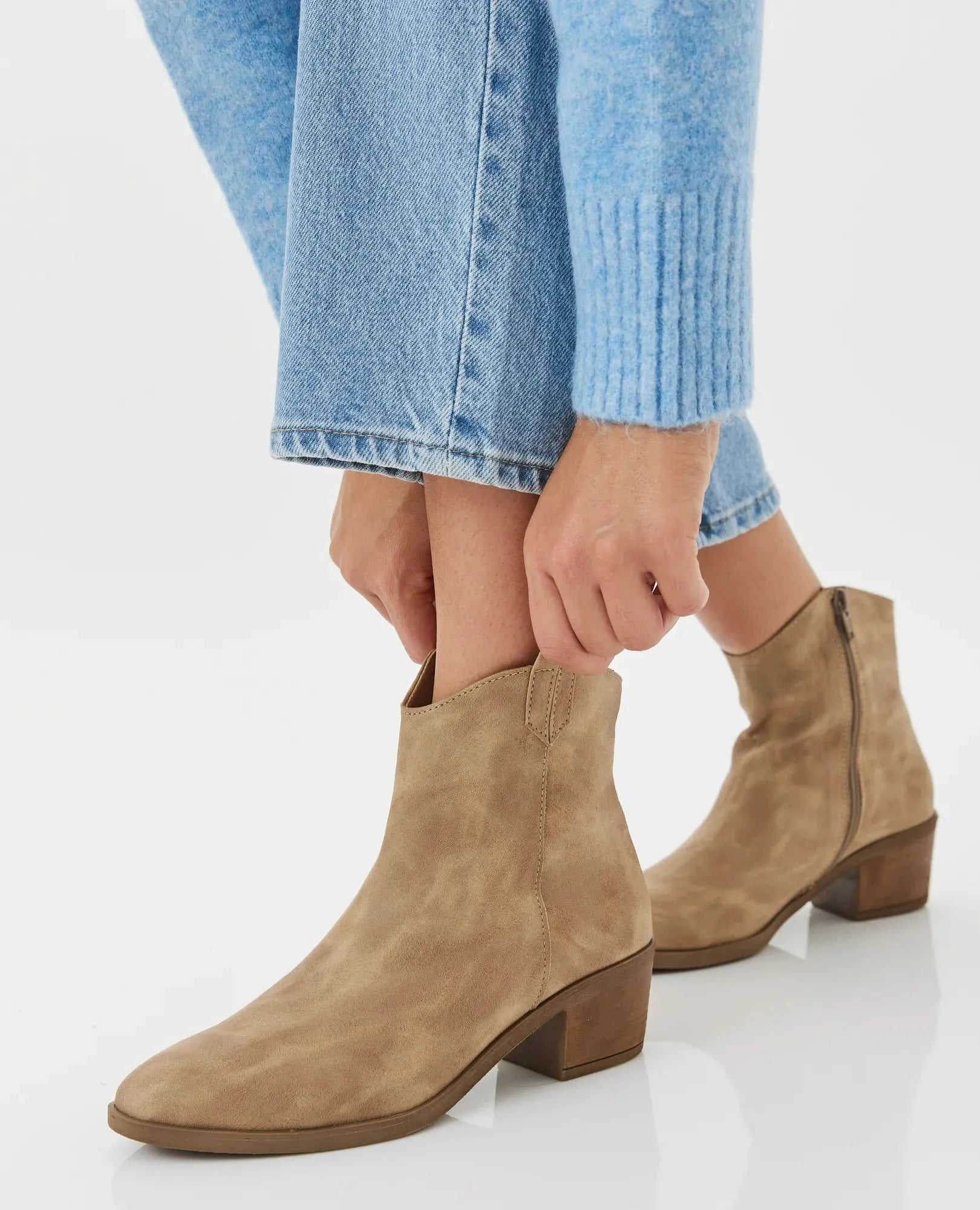 מגפוני בוקרים- עדי - B Unique