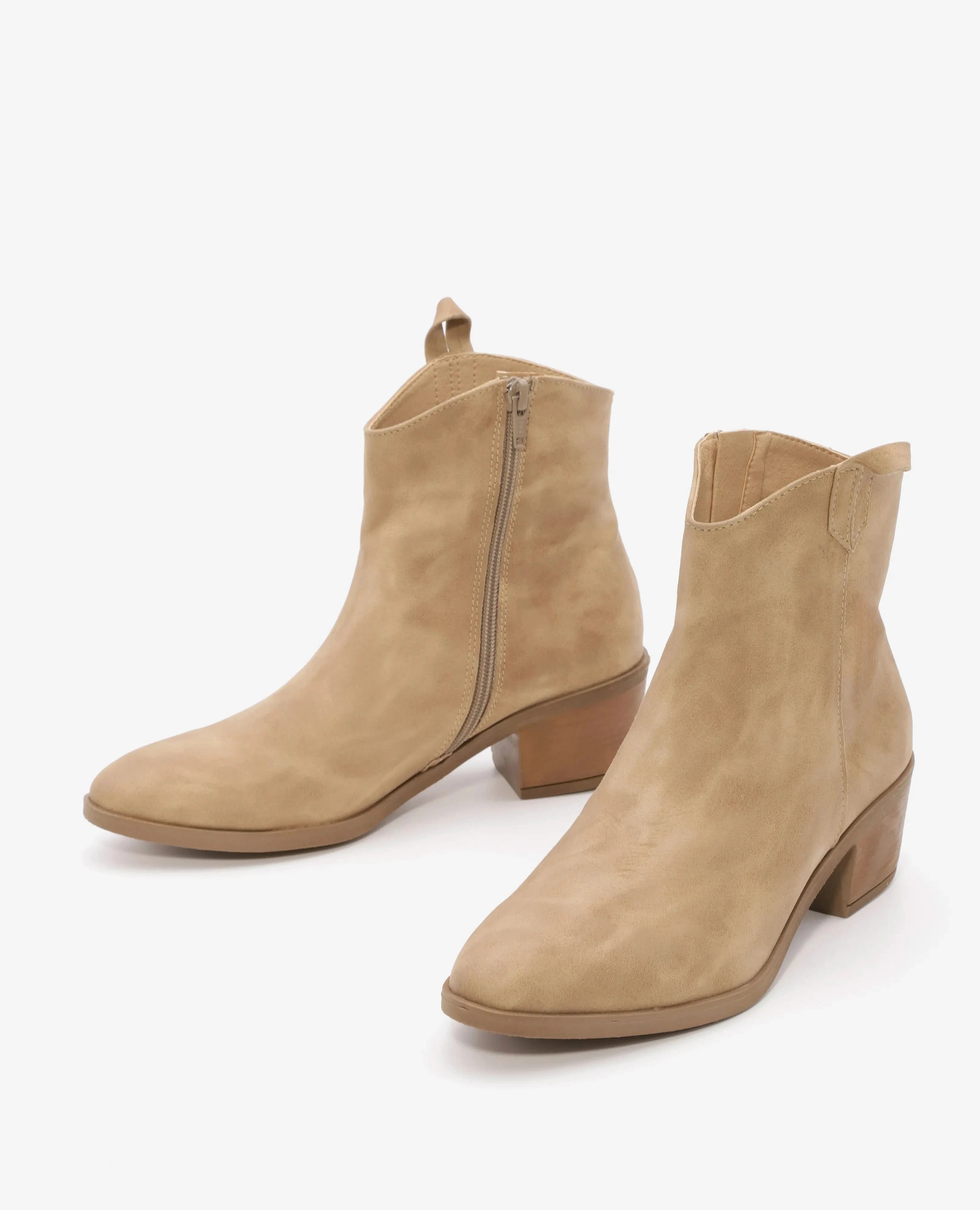 מגפוני בוקרים- עדי - B Unique