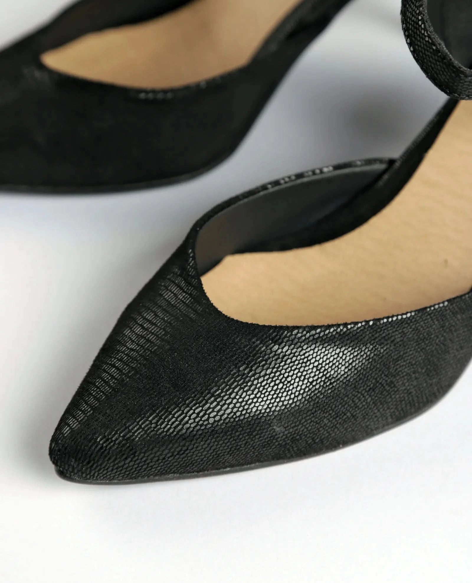 נעלי עקב- פנלופה - B Unique