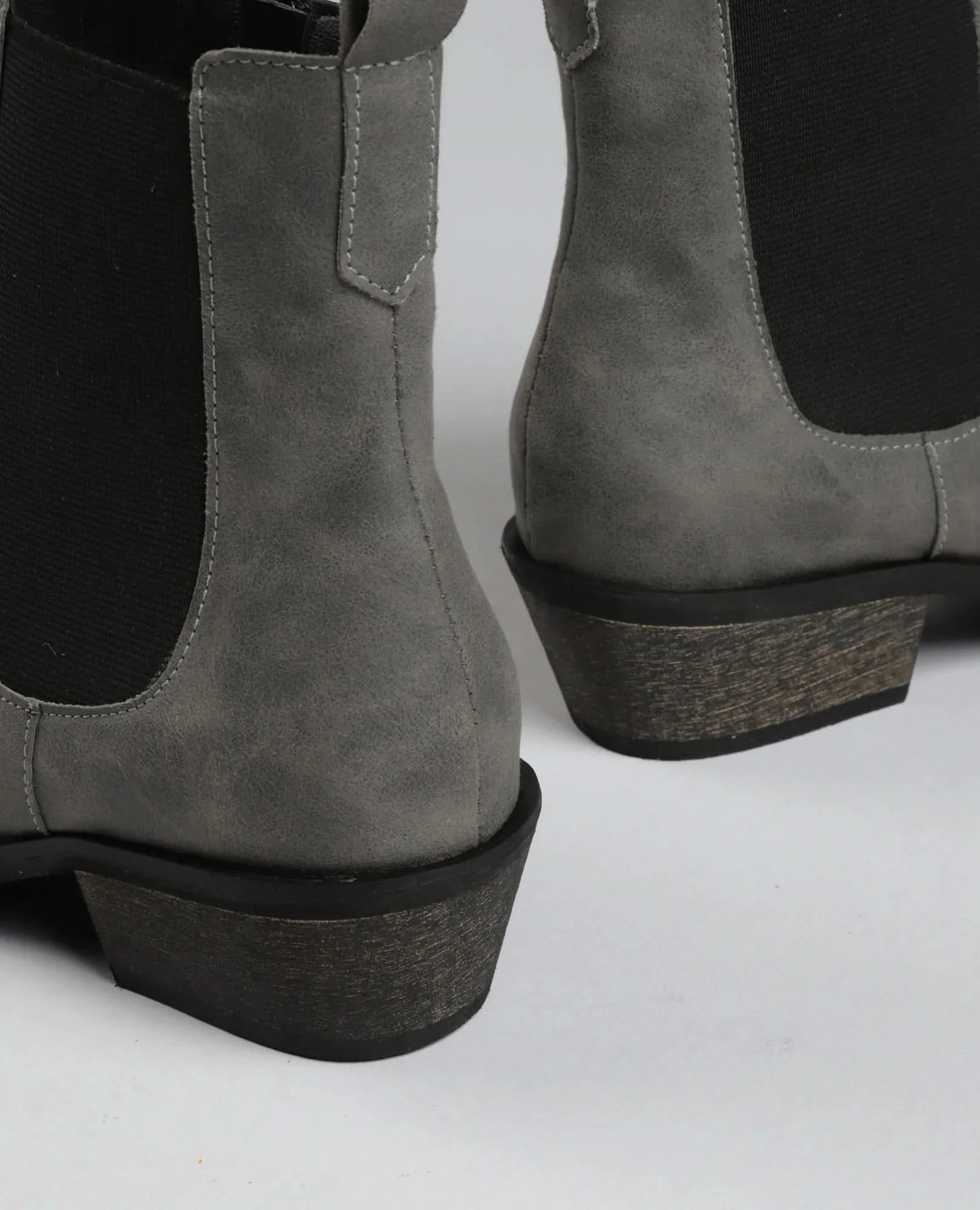 מגפוסי צ'לסי- לונה - B Unique - מגפונים