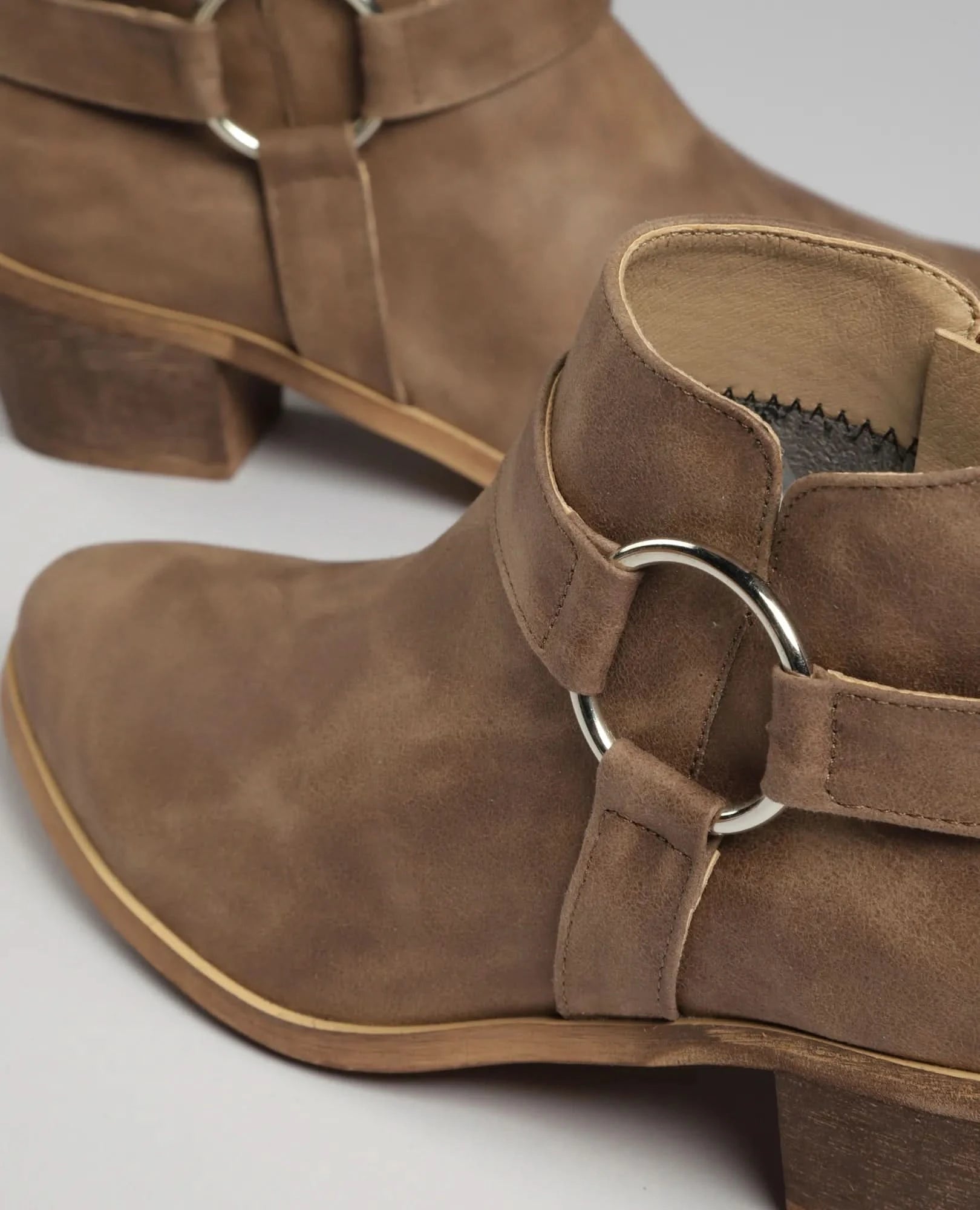 מגפוני עקב - כרמל - B Unique - מגפונים