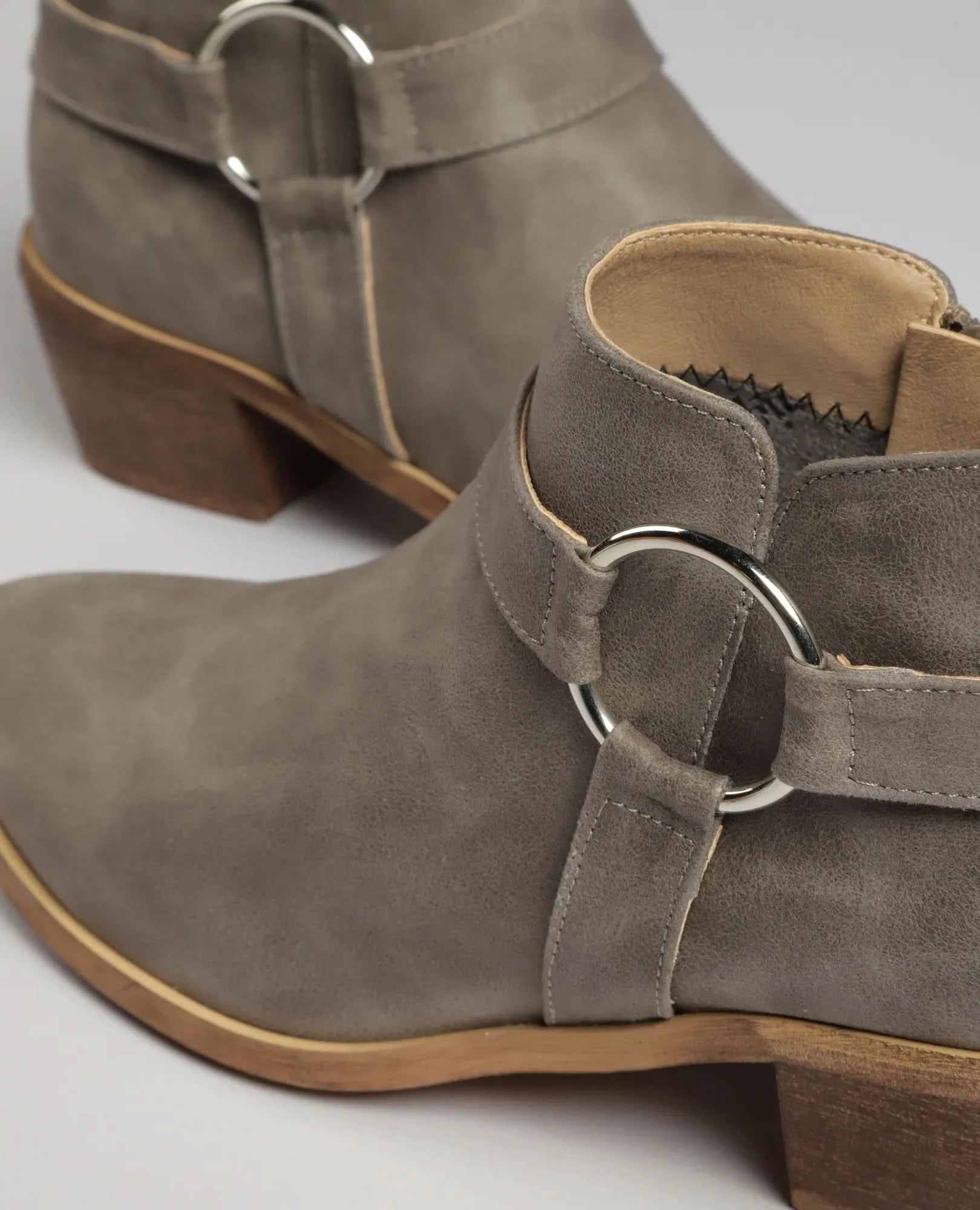 מגפוני עקב - כרמל - B Unique - מגפונים