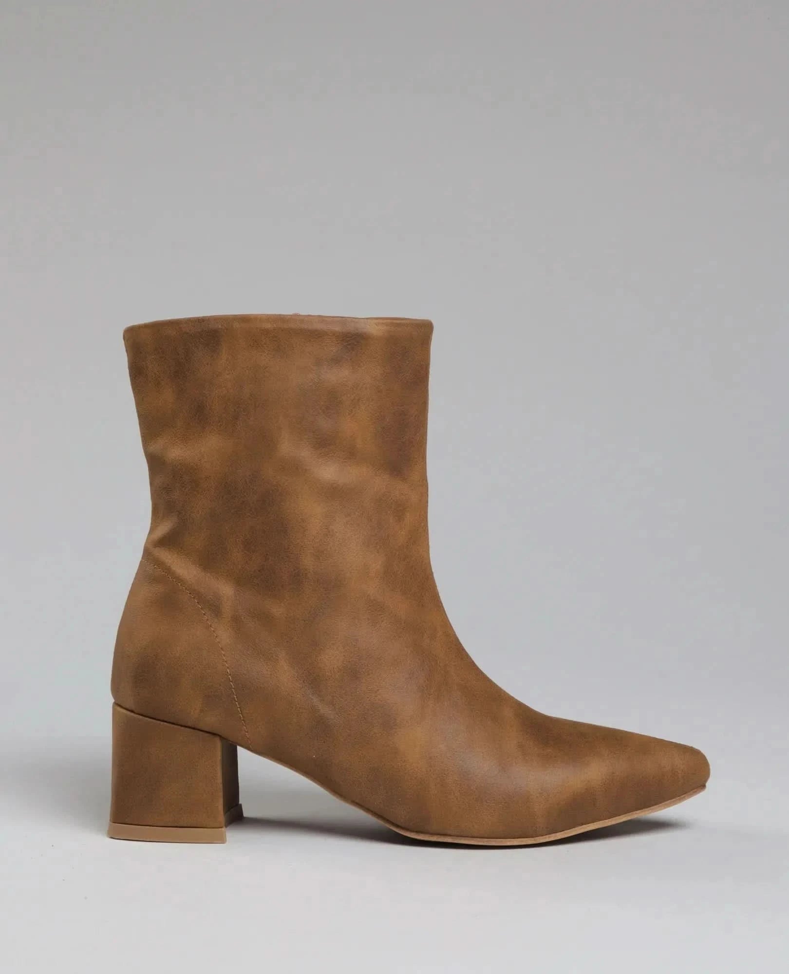 מגפוני שפיץ- ננסי - B Unique - מגפונים