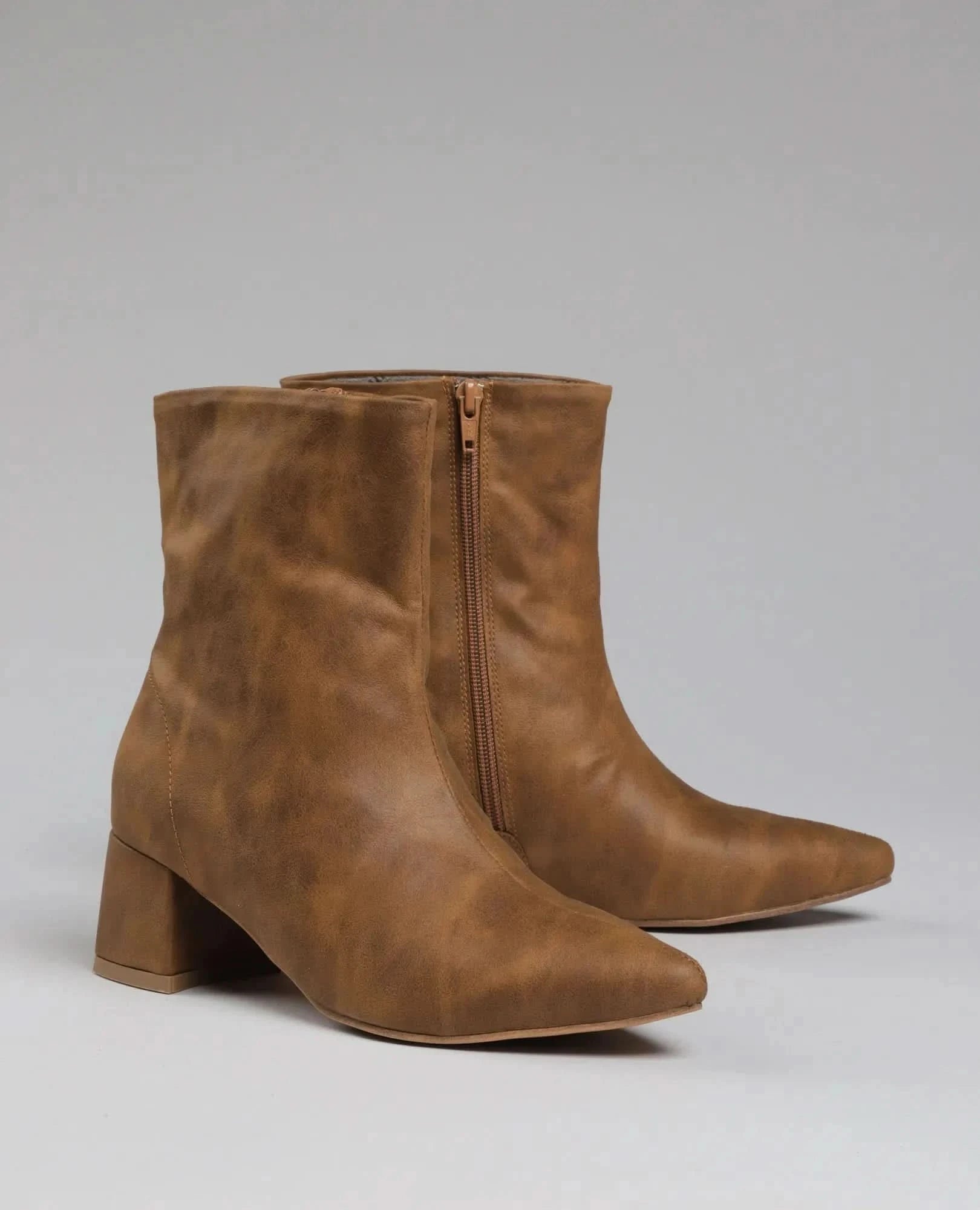 מגפוני שפיץ- ננסי - B Unique - מגפונים