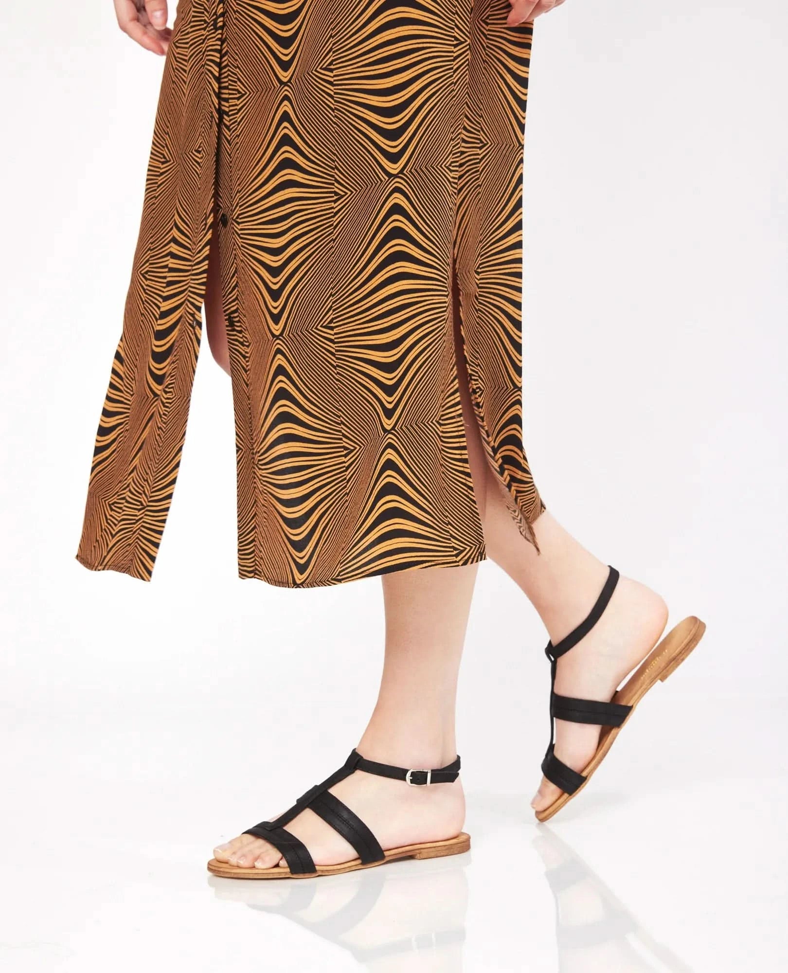 סנדל רצועות דקות- פלור- בי יוניק