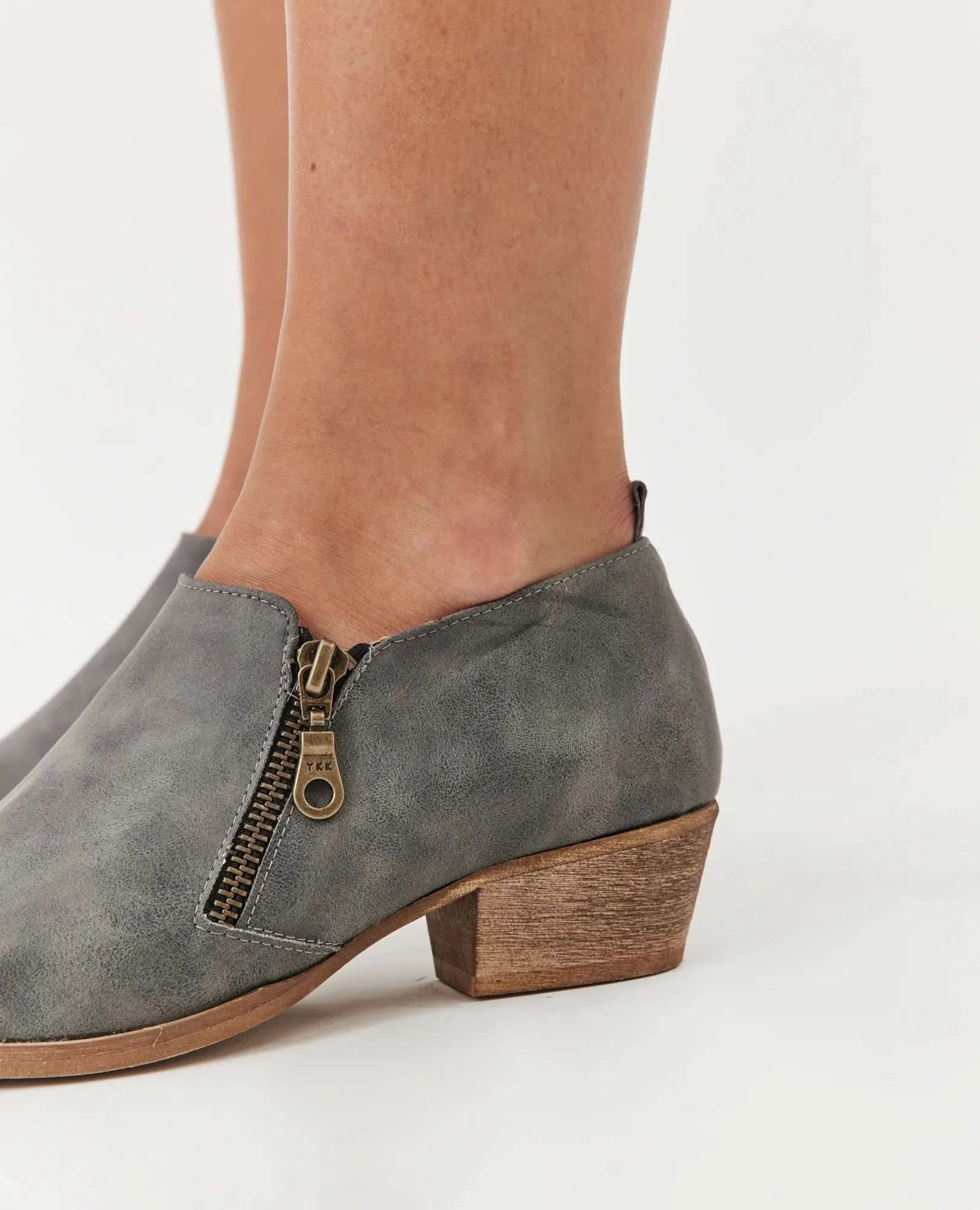 מגפונים קצרים- לני