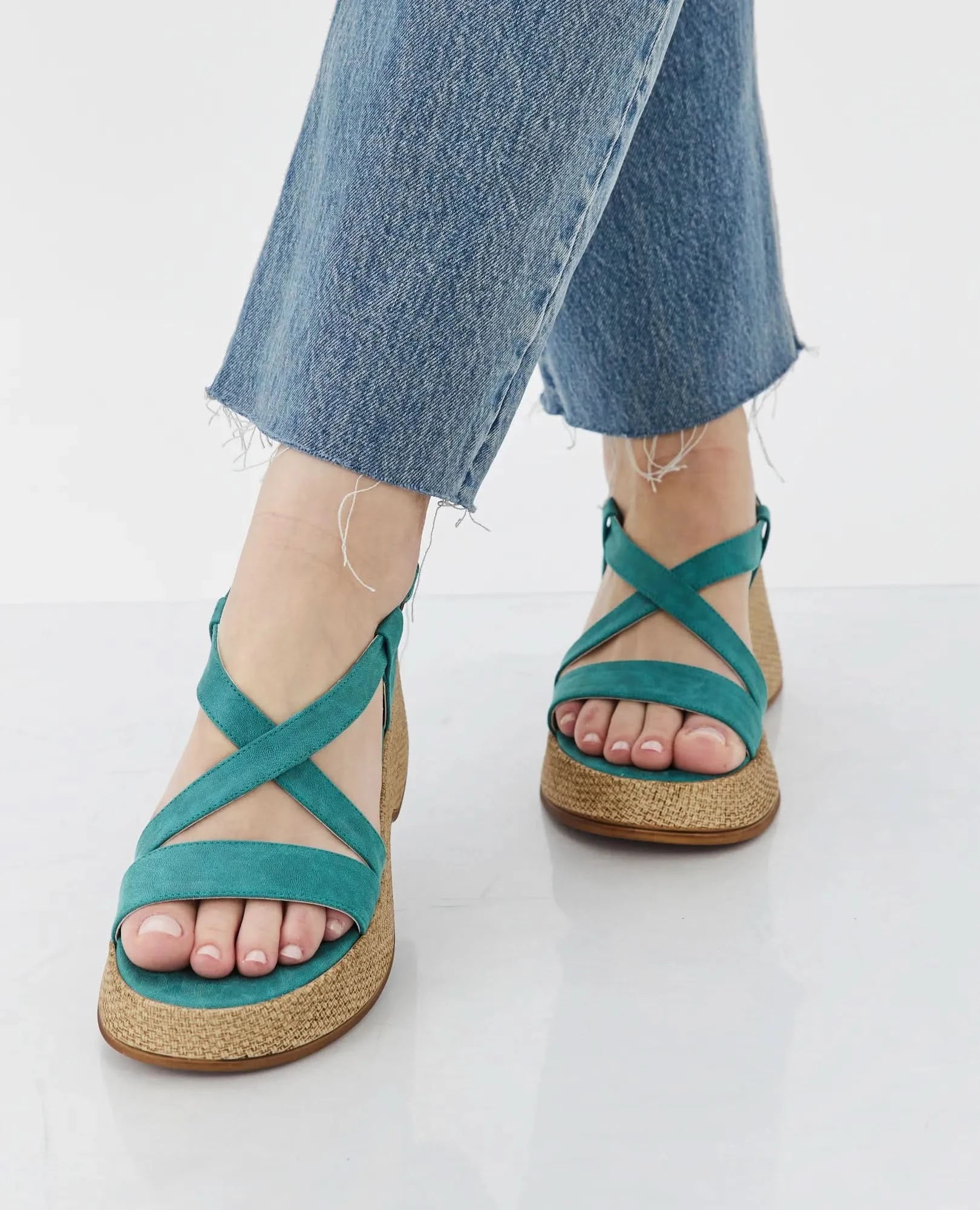 סנדלי פלטפורמה- פיבי