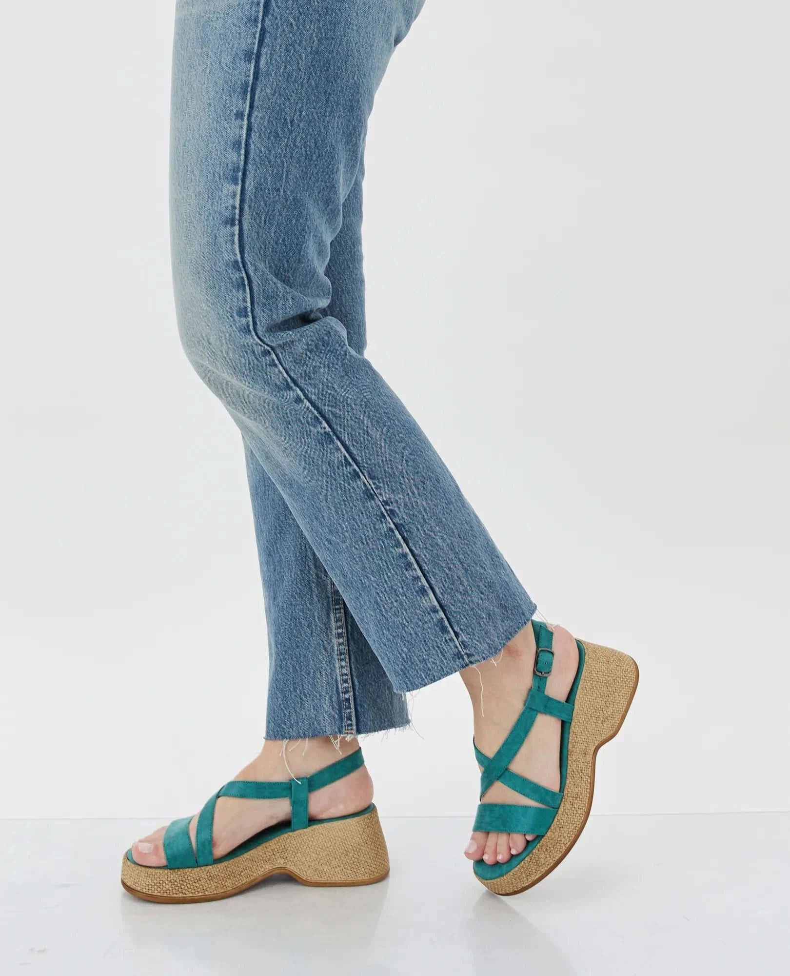 סנדלי פלטפורמה- פיבי