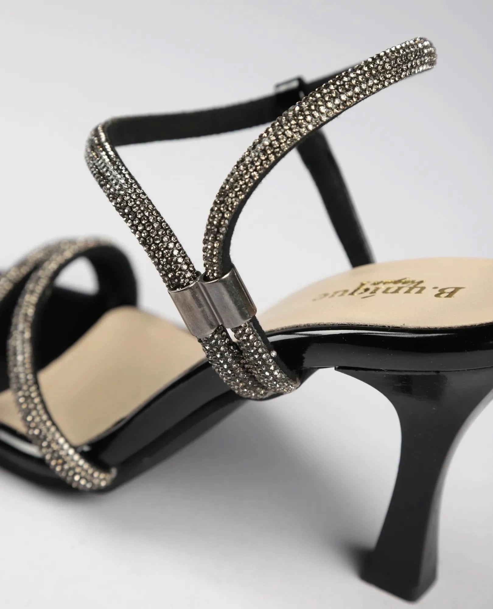 סנדלי עקב- רקפת - B Unique - סנדלי עקב