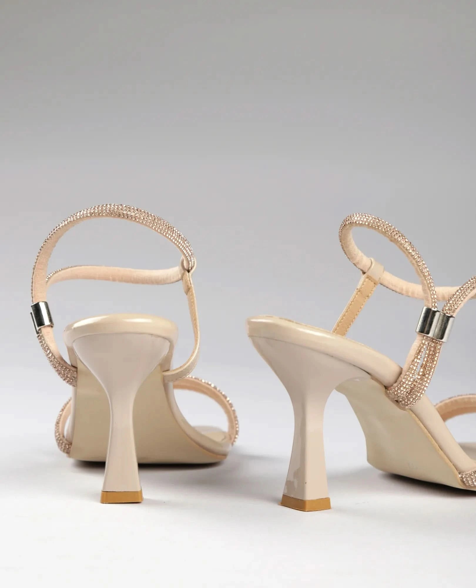 סנדלי עקב- רקפת - B Unique - סנדלי עקב