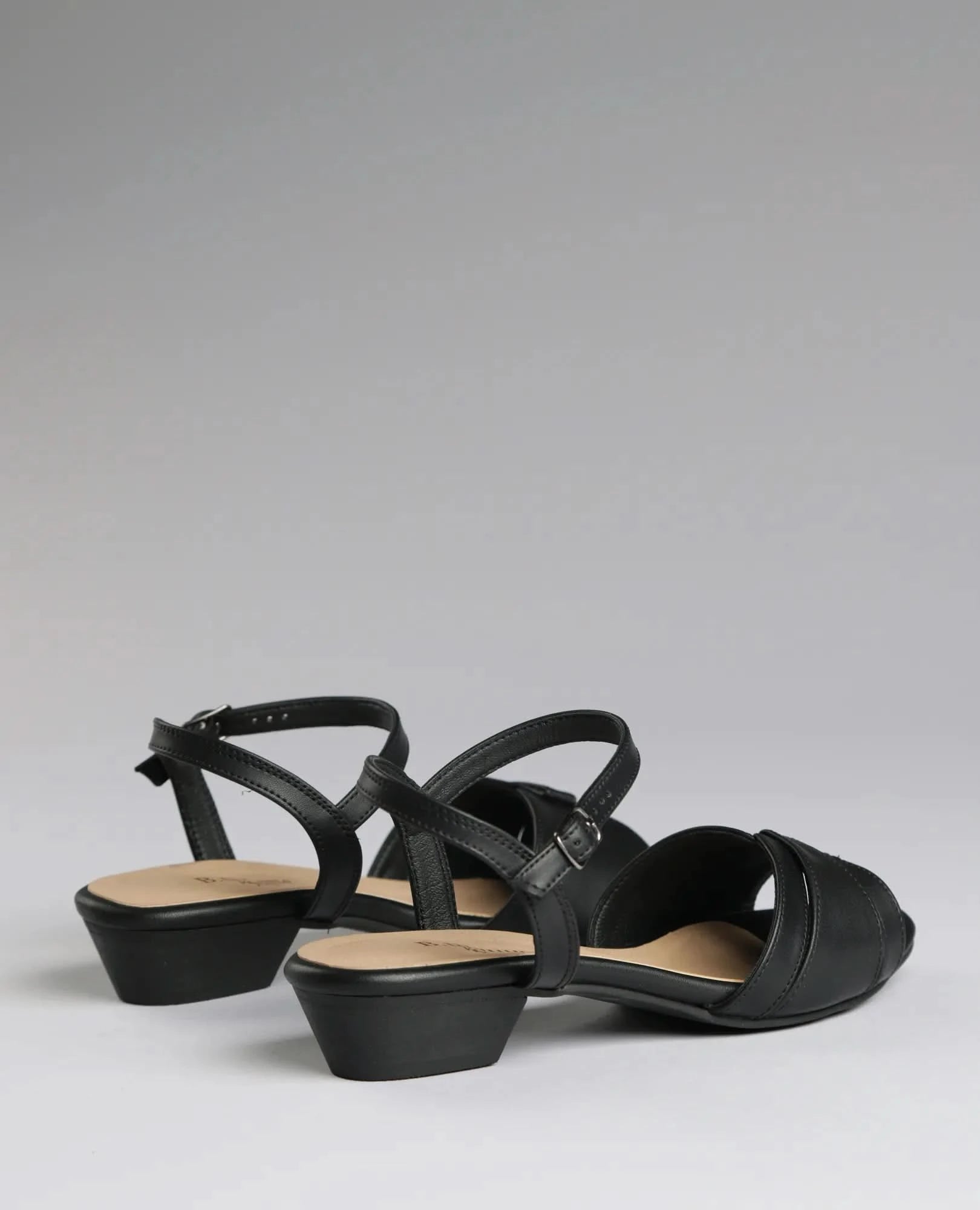 סנדלים קלאסיים - יולנדה - B Unique