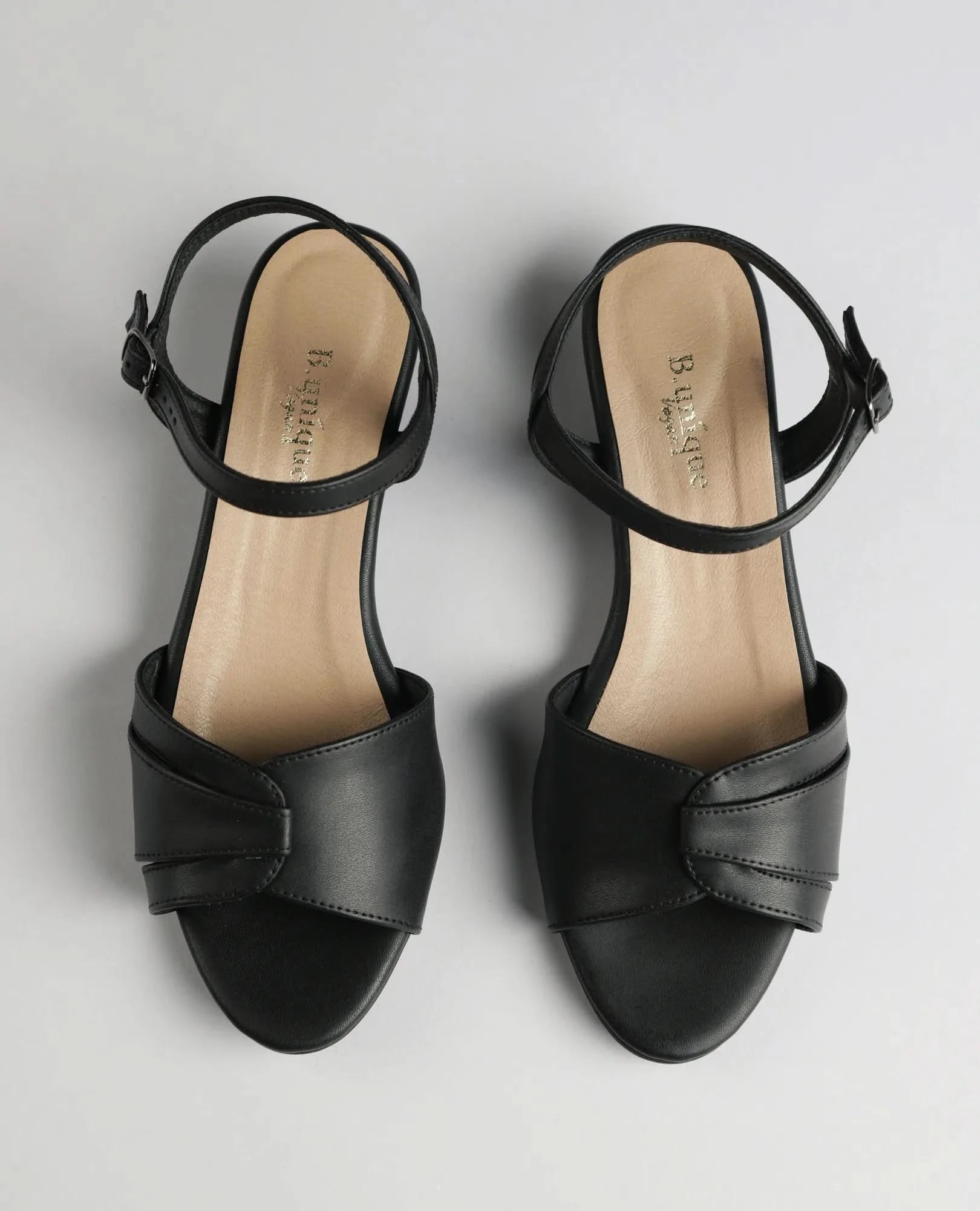 סנדלים קלאסיים - יולנדה - B Unique