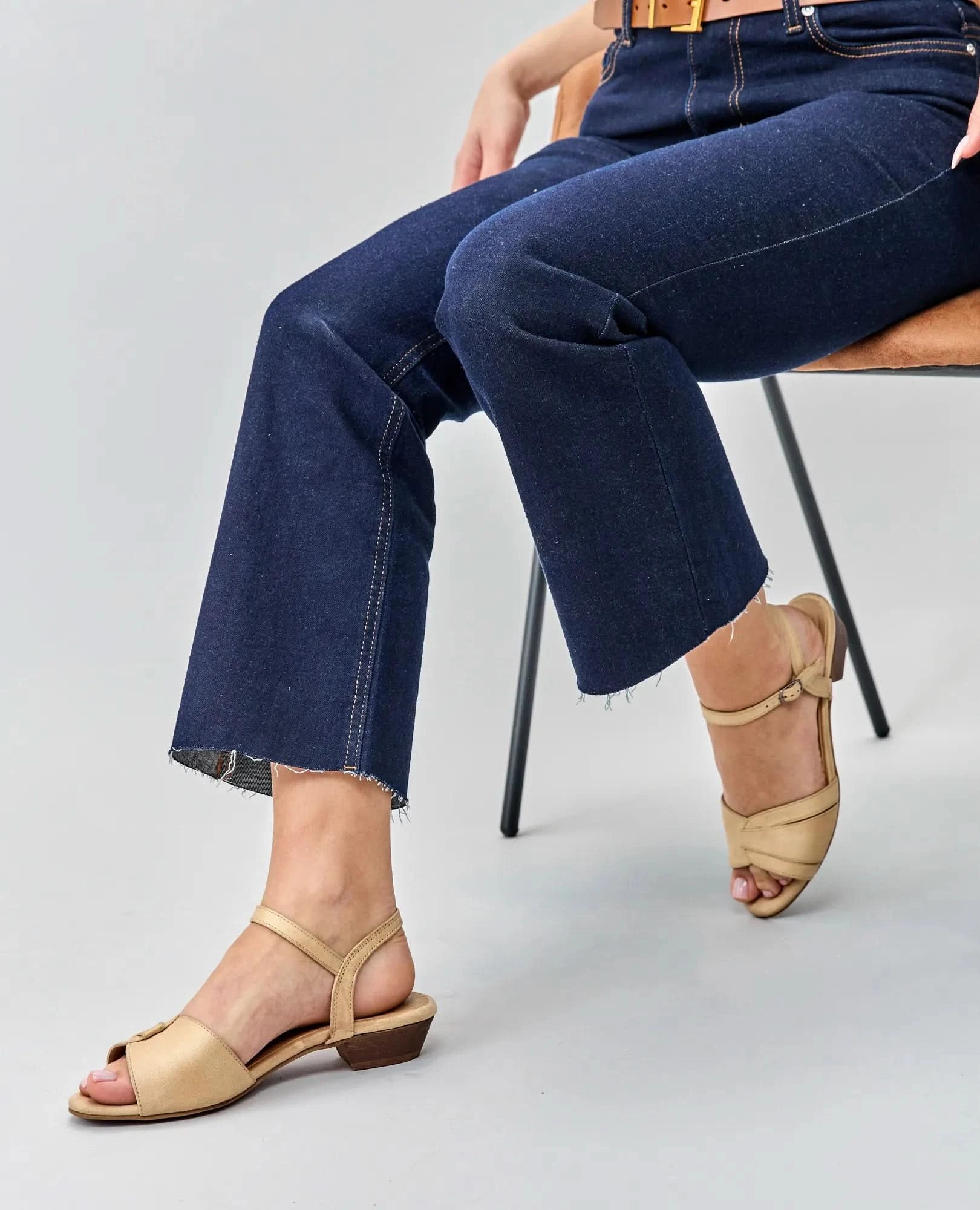 סנדלים קלאסיים - יולנדה - B Unique