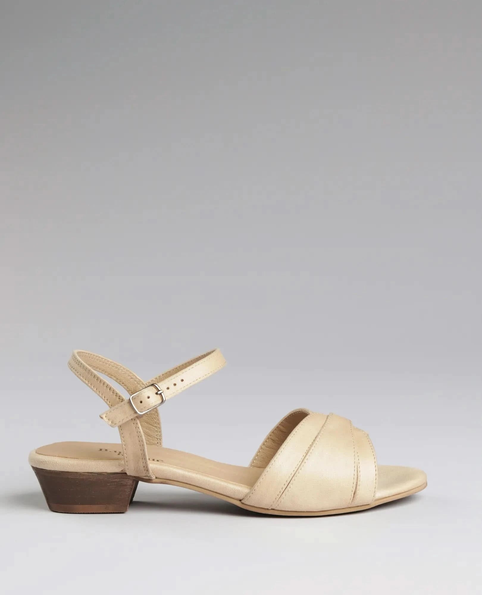 סנדלים קלאסיים - יולנדה - B Unique