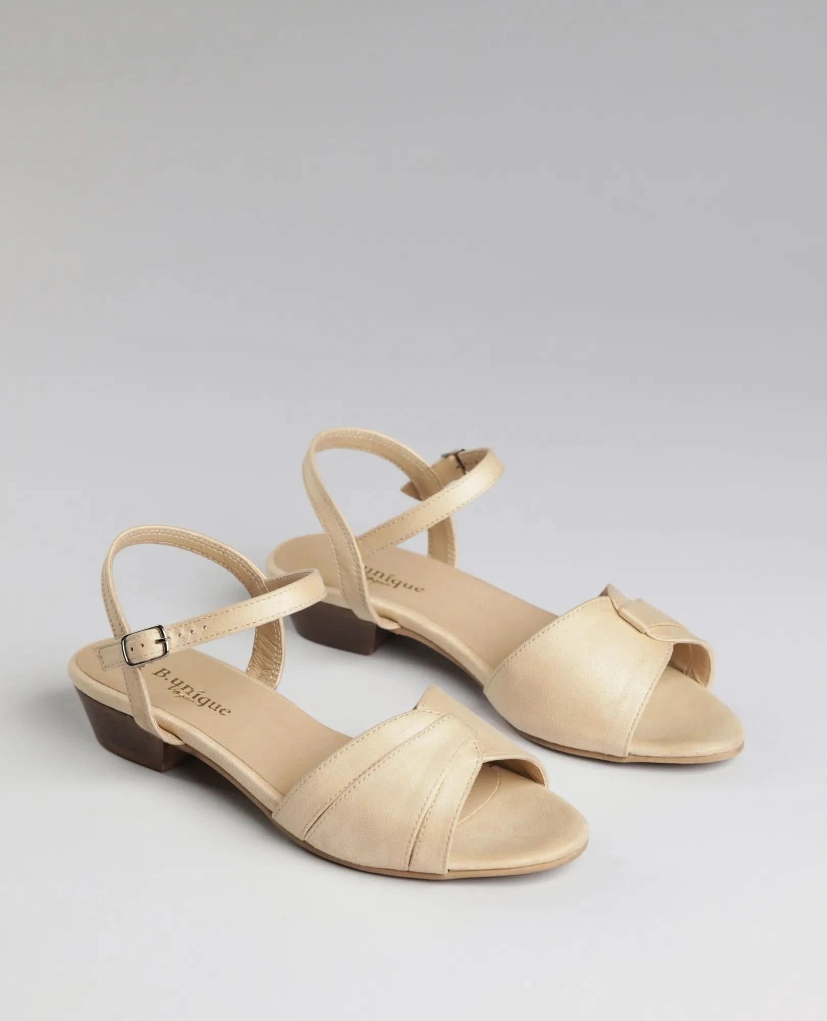 סנדלים קלאסיים - יולנדה - B Unique