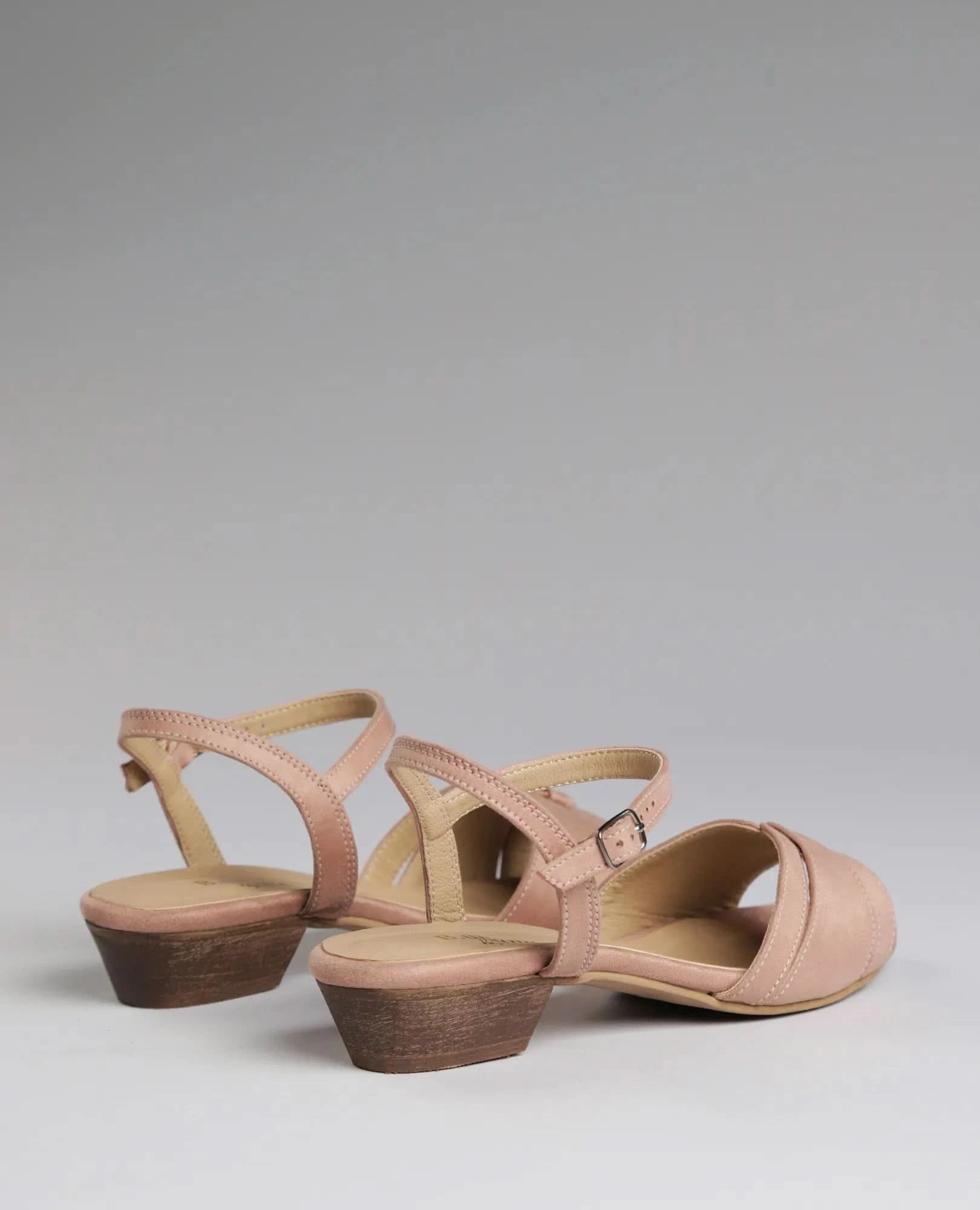 סנדלים קלאסיים - יולנדה - B Unique