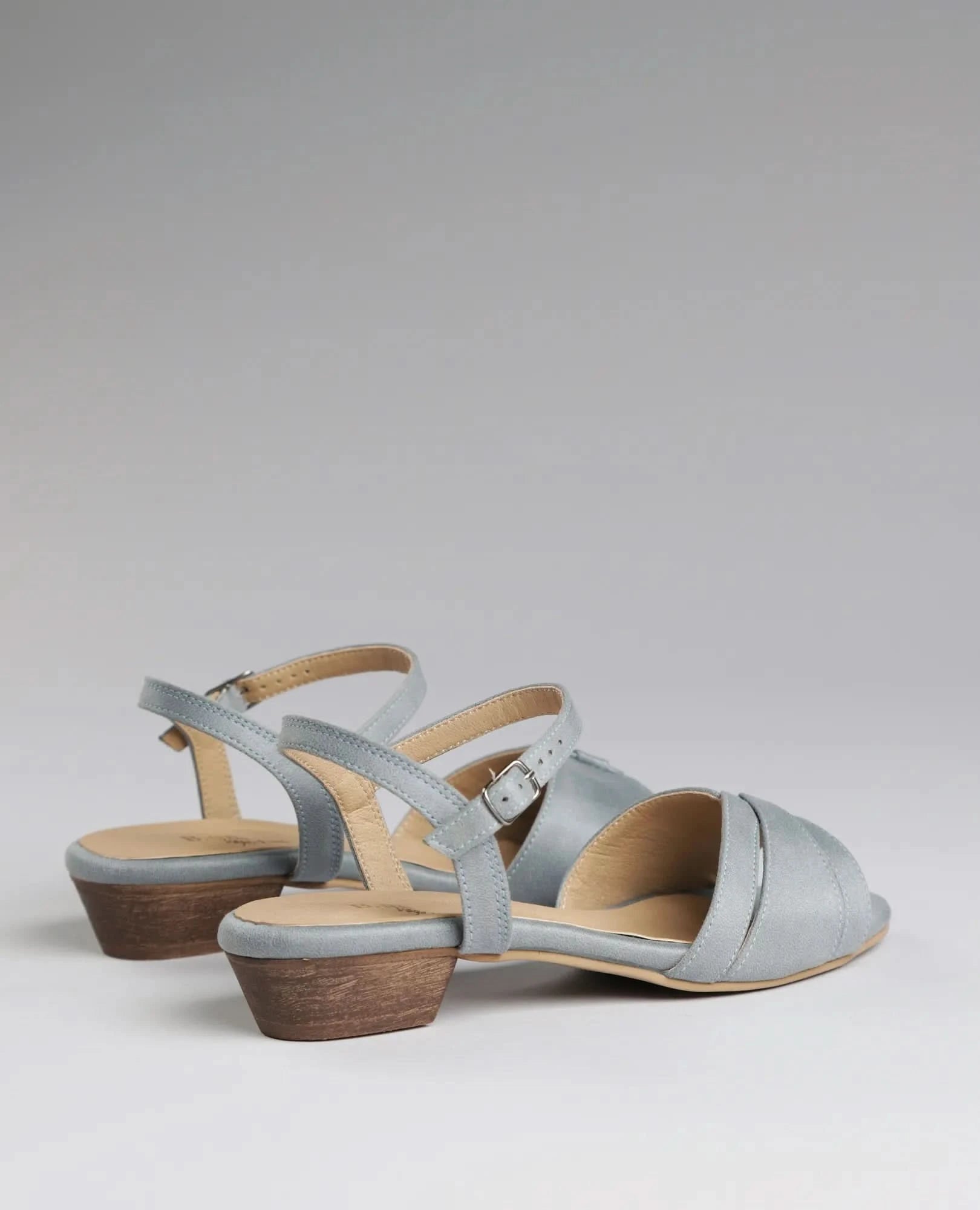 סנדלים קלאסיים - יולנדה - B Unique