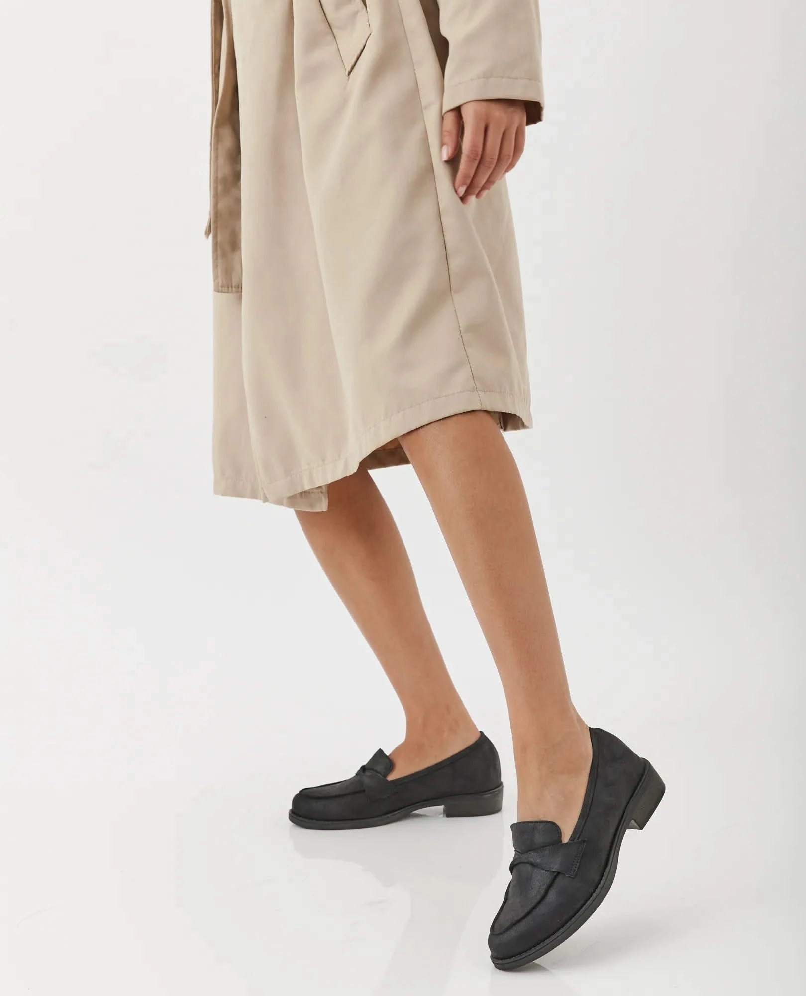 מיכל-נעלי לאופר עם רצועה