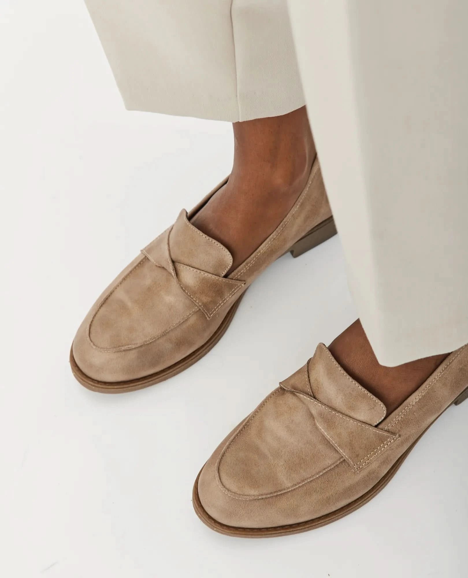 מיכל-נעלי לאופר עם רצועה