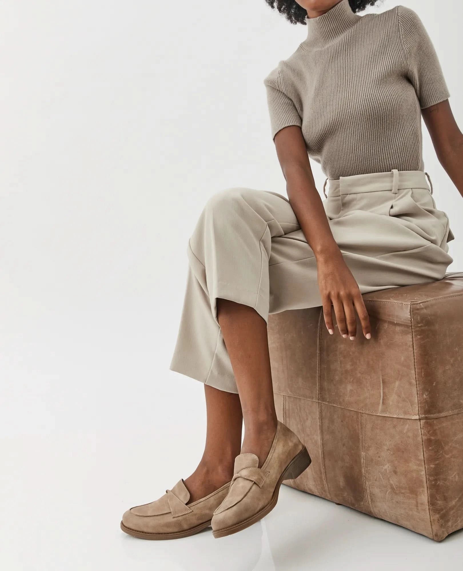 מיכל-נעלי לאופר עם רצועה