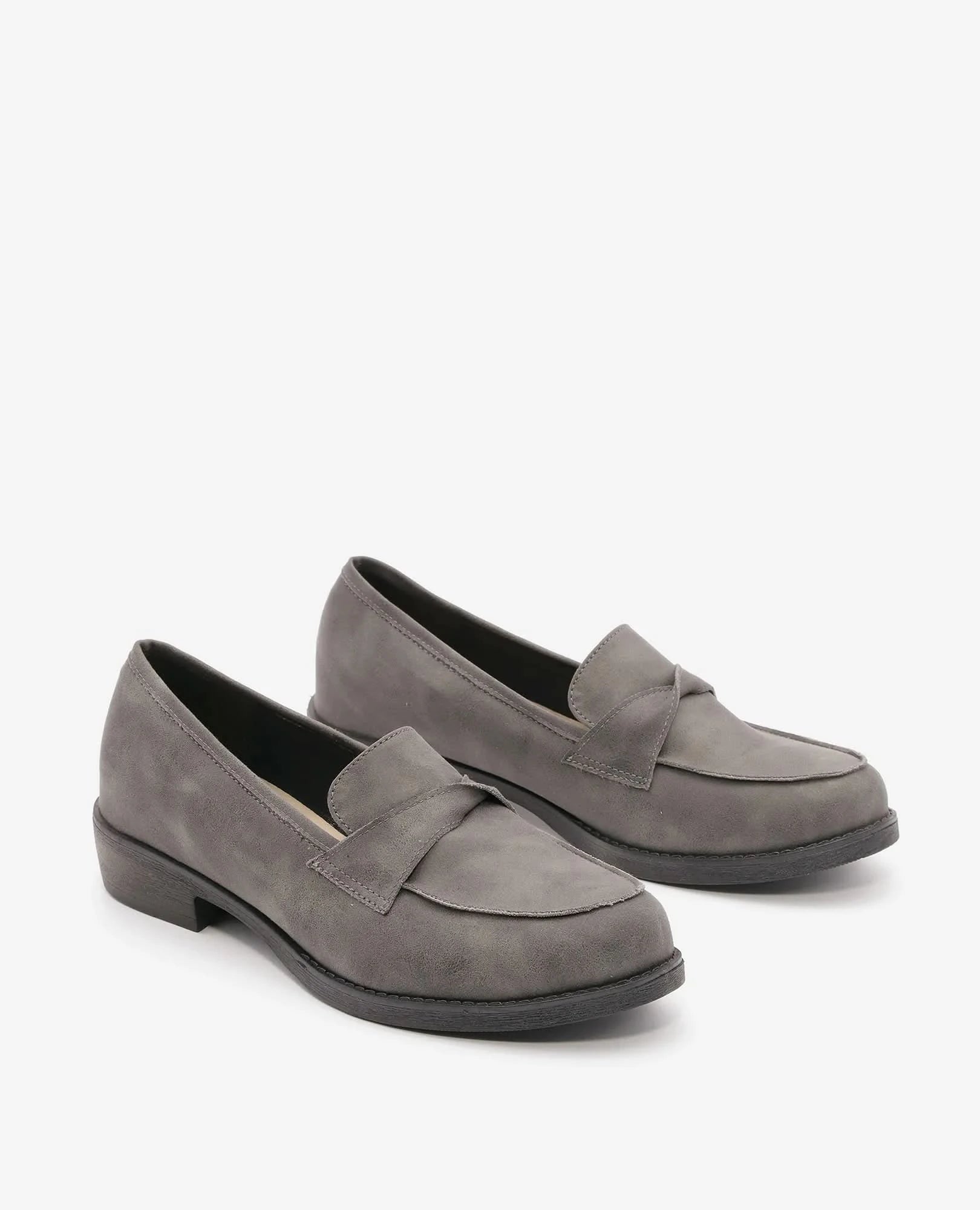 מיכל-נעלי לאופר עם רצועה