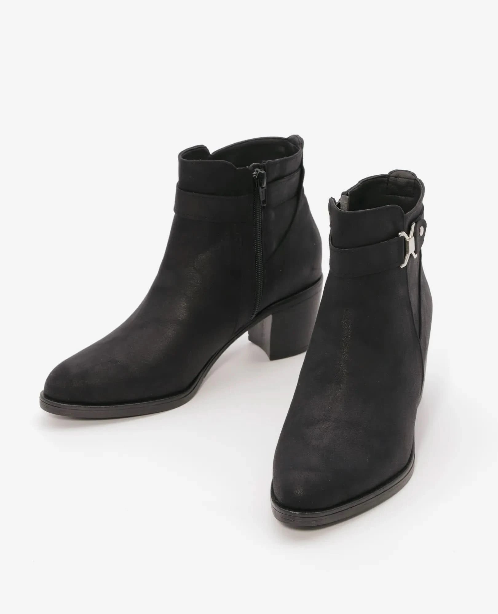 מגפוני עקב- אווה - B Unique