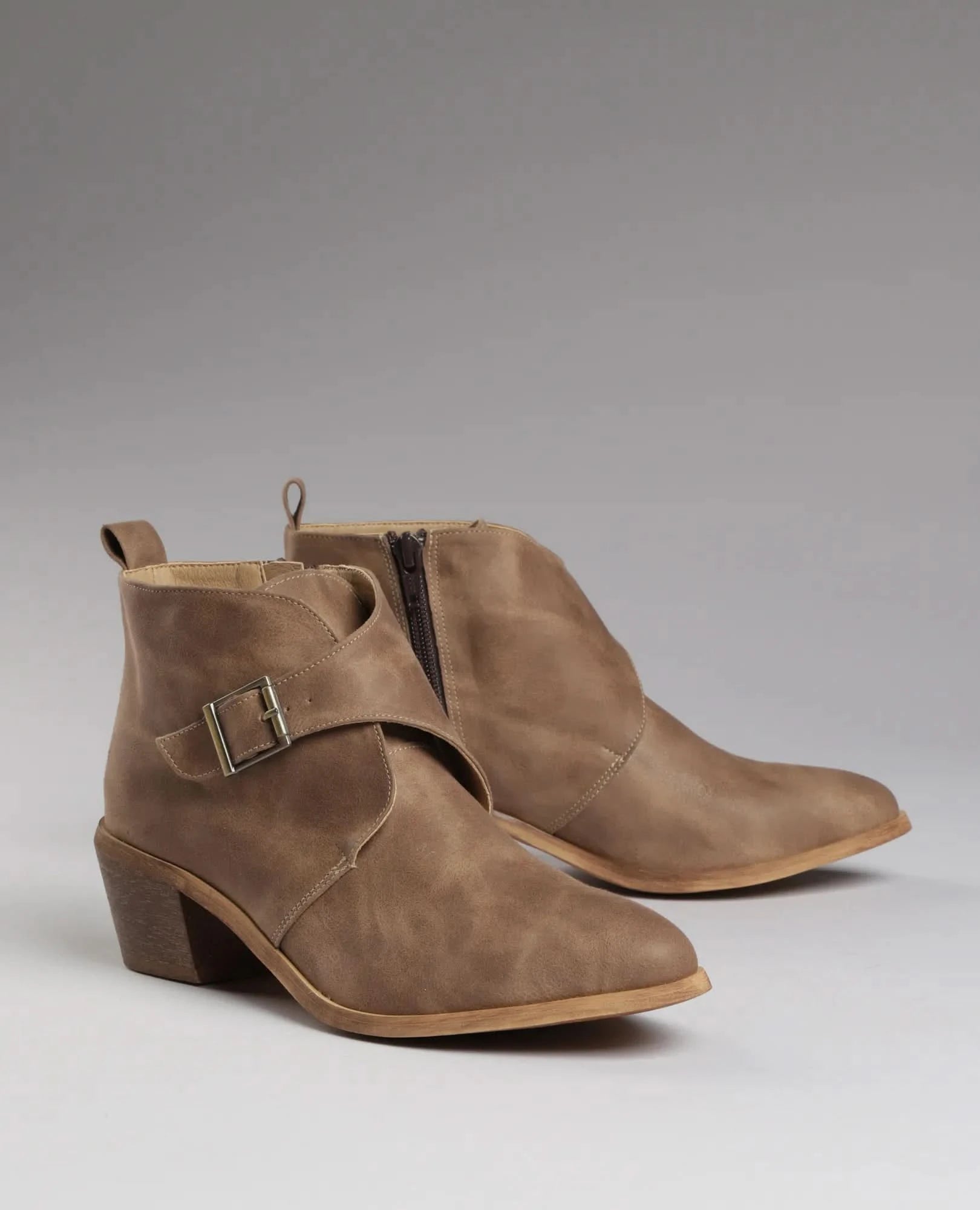 מגפוני עקב - קורל - B Unique - מגפונים