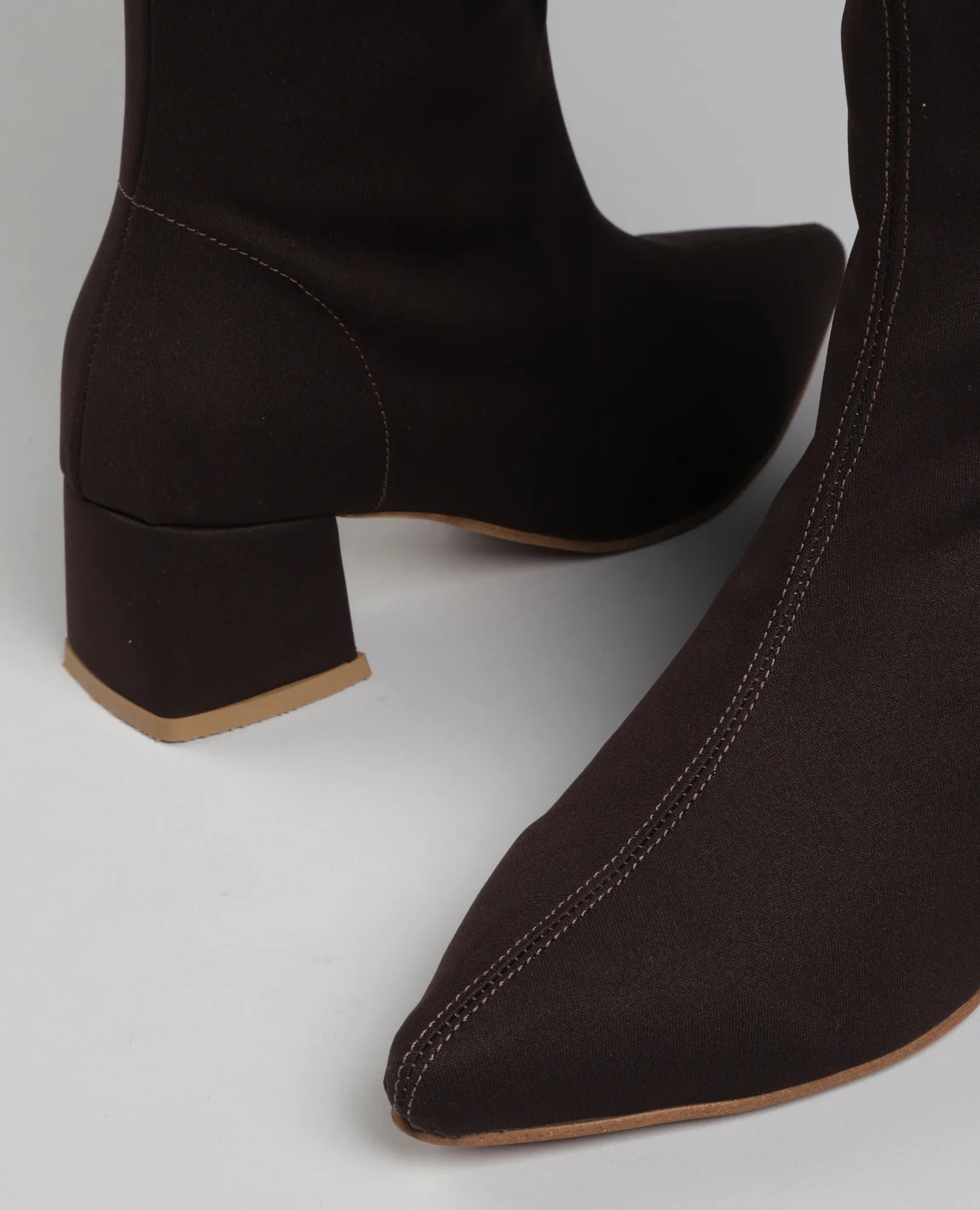 מגפי עקב - גלית - B Unique - מגפיים